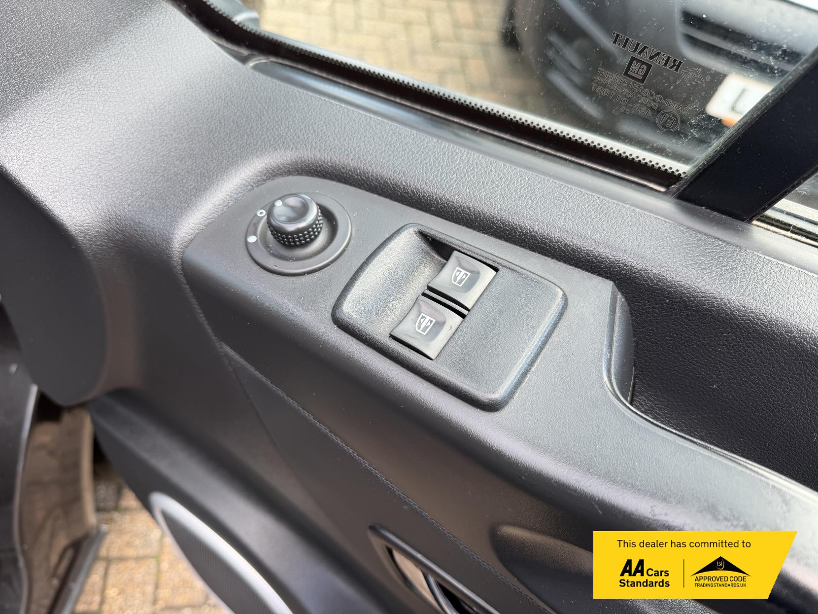 Vauxhall Vivaro 1.6 CDTi 2900 BiTurbo ecoFLEX Sportive Panel Van 5dr Diesel Manual L2 H1 Euro 5 (s/s) (120 ps)