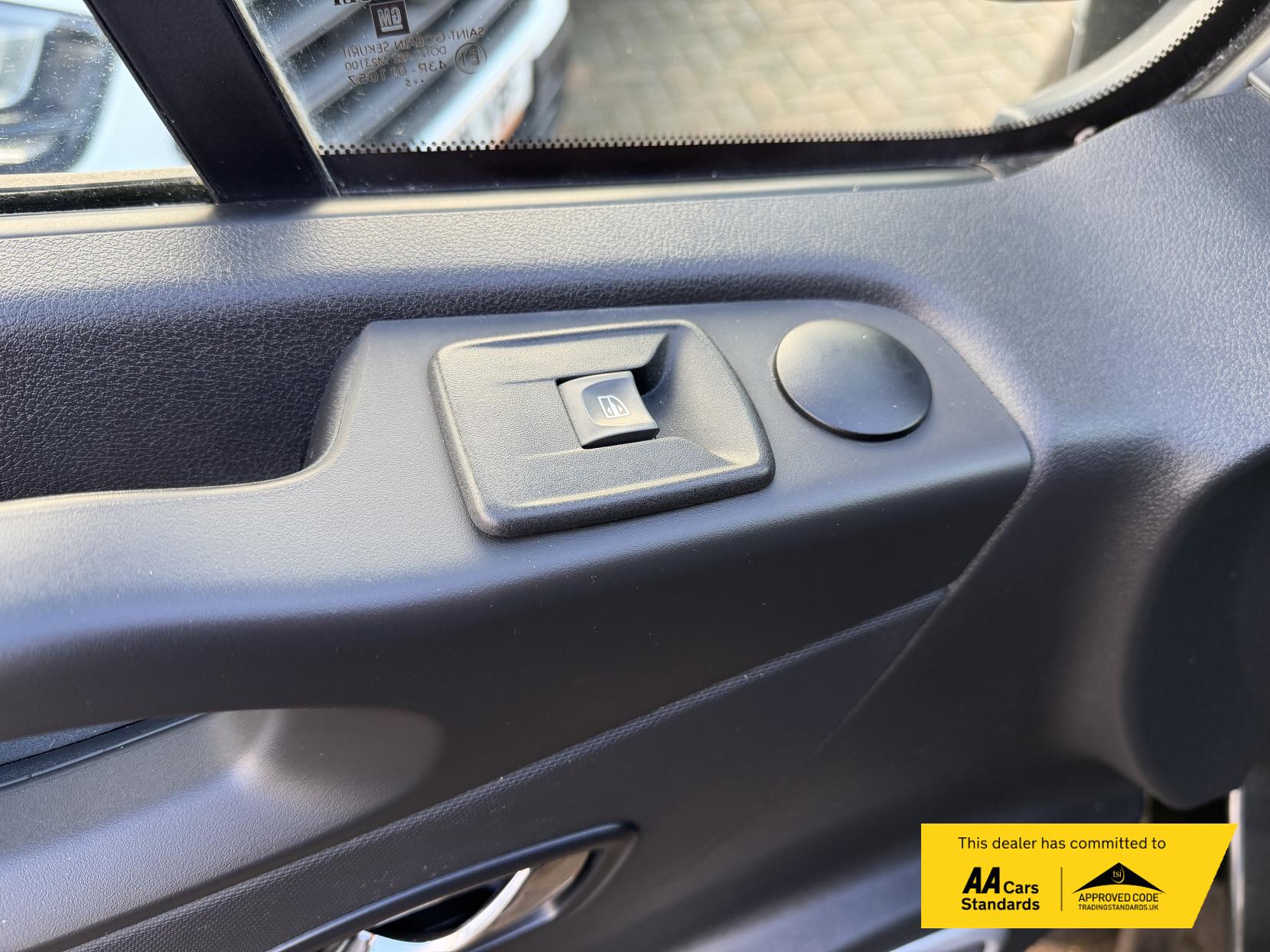 Vauxhall Vivaro 1.6 CDTi 2900 BiTurbo ecoFLEX Sportive Panel Van 5dr Diesel Manual L2 H1 Euro 5 (s/s) (120 ps)