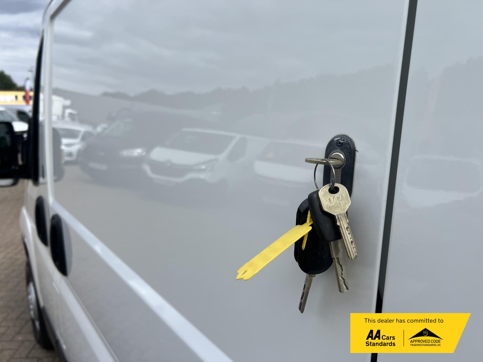 Citroen Relay 2.0 BlueHDi 35 Panel Van 5dr Diesel Manual L2 Euro 6 (130 ps)