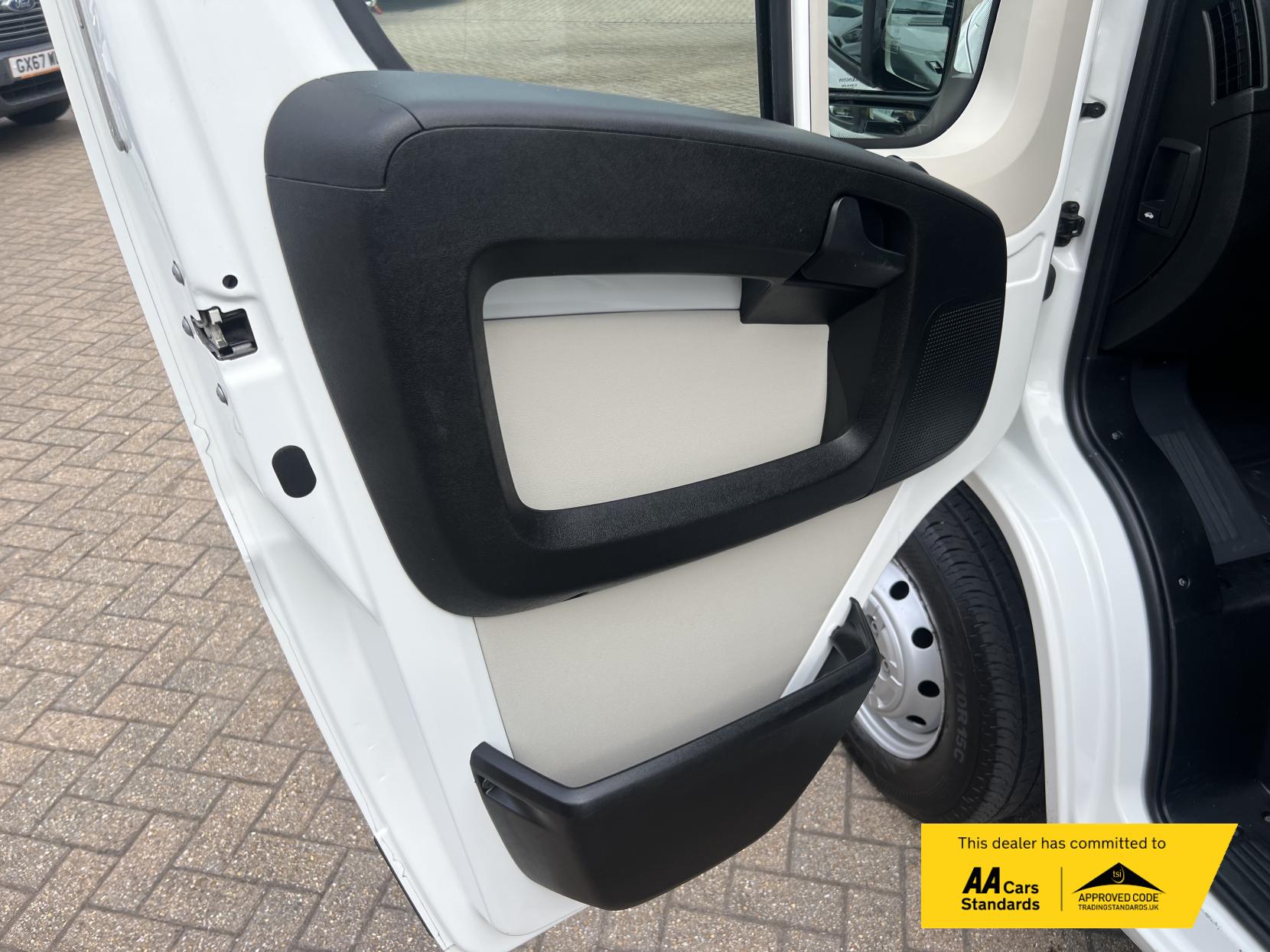 Citroen Relay 2.0 BlueHDi 35 Panel Van 5dr Diesel Manual L2 Euro 6 (130 ps)