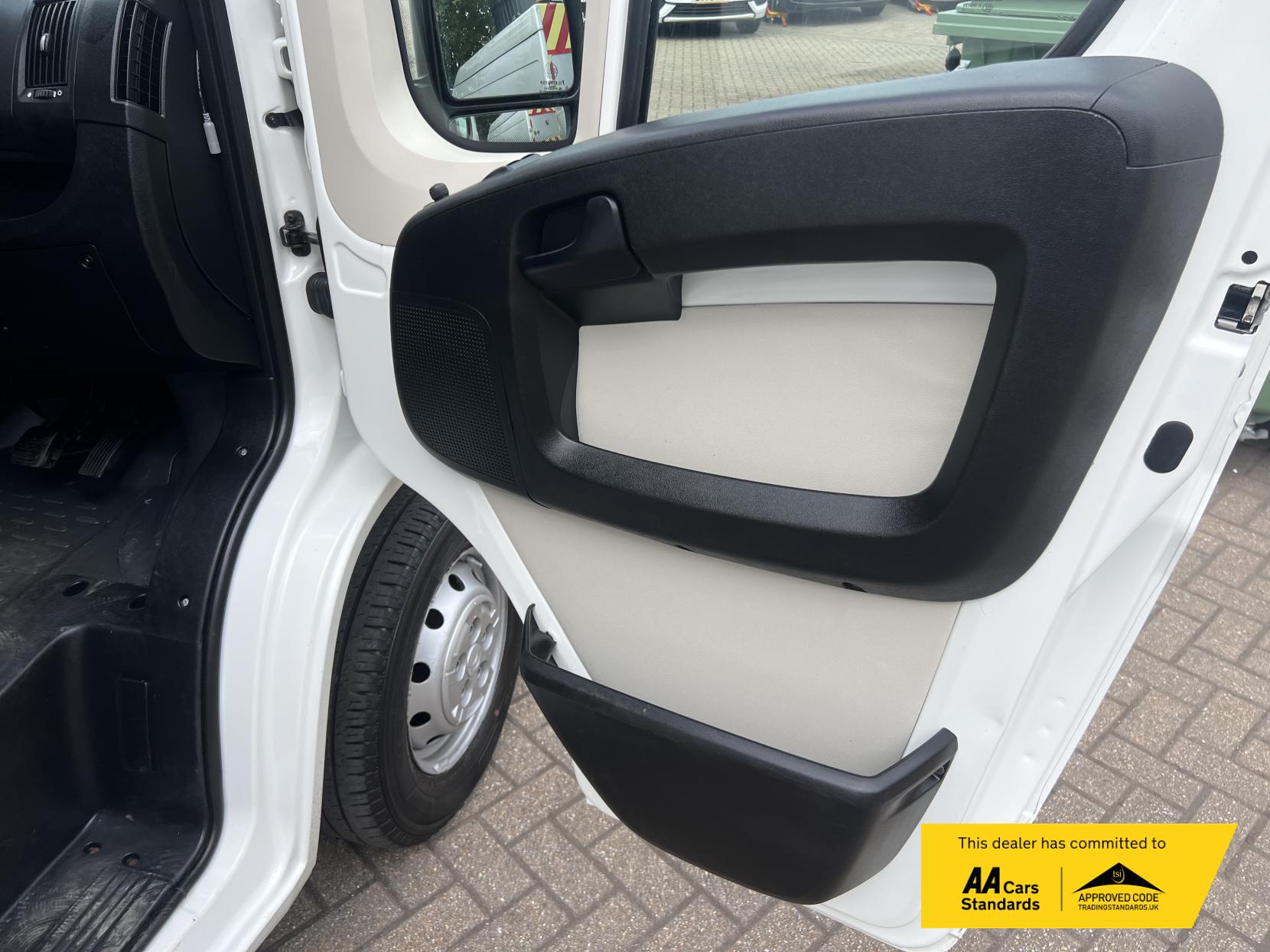 Citroen Relay 2.0 BlueHDi 35 Panel Van 5dr Diesel Manual L2 Euro 6 (130 ps)