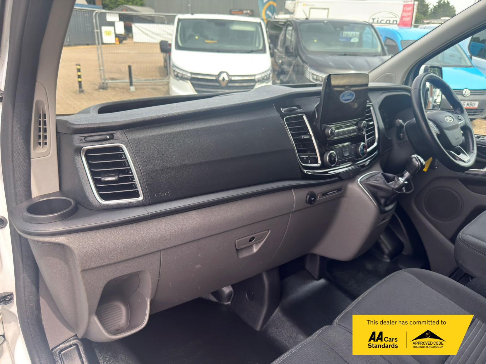 2023 Ford Transit Custom 2.0 280 EcoBlue Limited Panel Van 5dr Diesel Manual L1 H1 Euro 6 (s/s) (130 ps) - Thumbnail 42