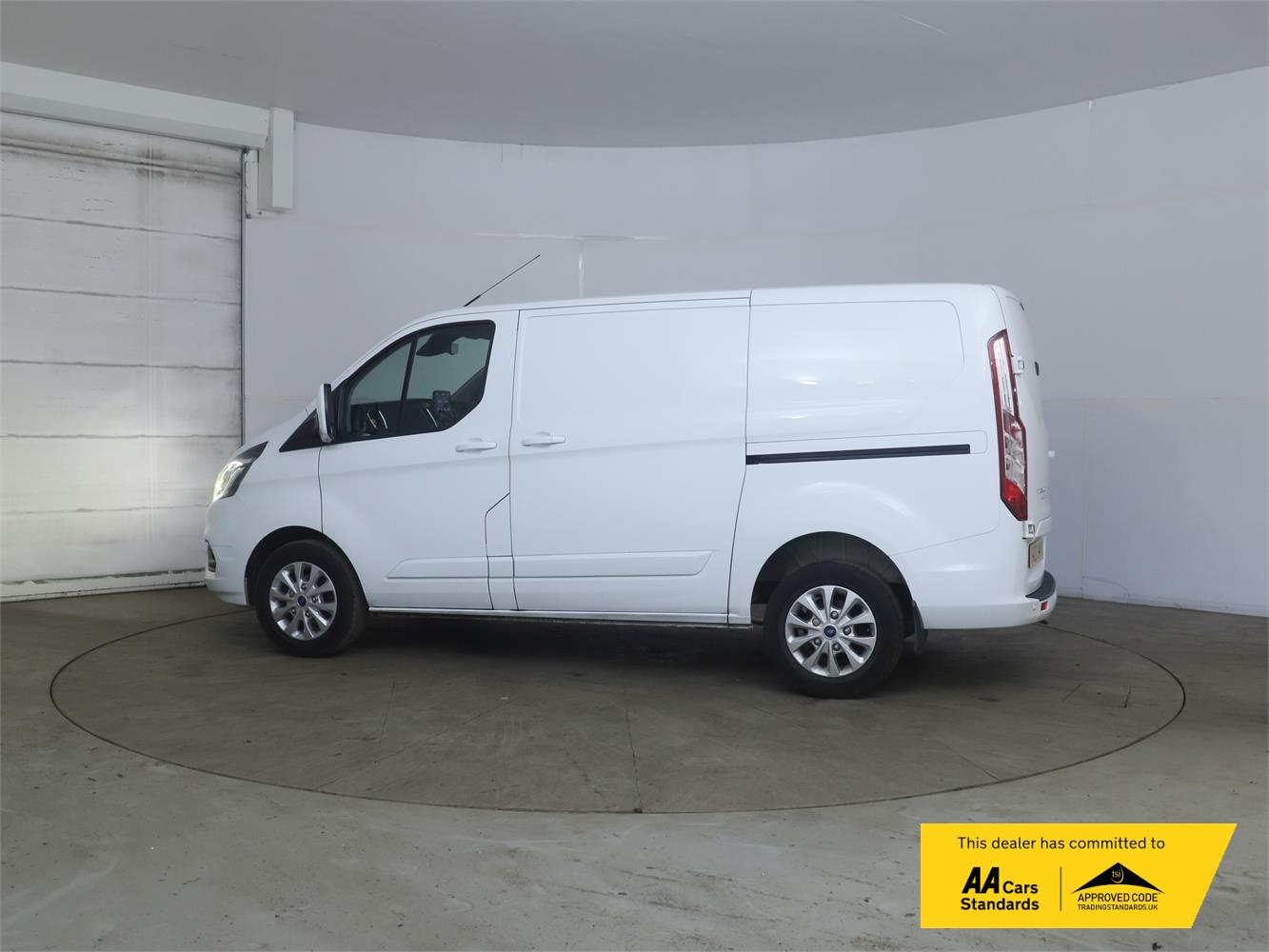 2023 Ford Transit Custom 2.0 280 EcoBlue Limited Panel Van 5dr Diesel Manual L1 H1 Euro 6 (s/s) (130 ps) - Thumbnail 4