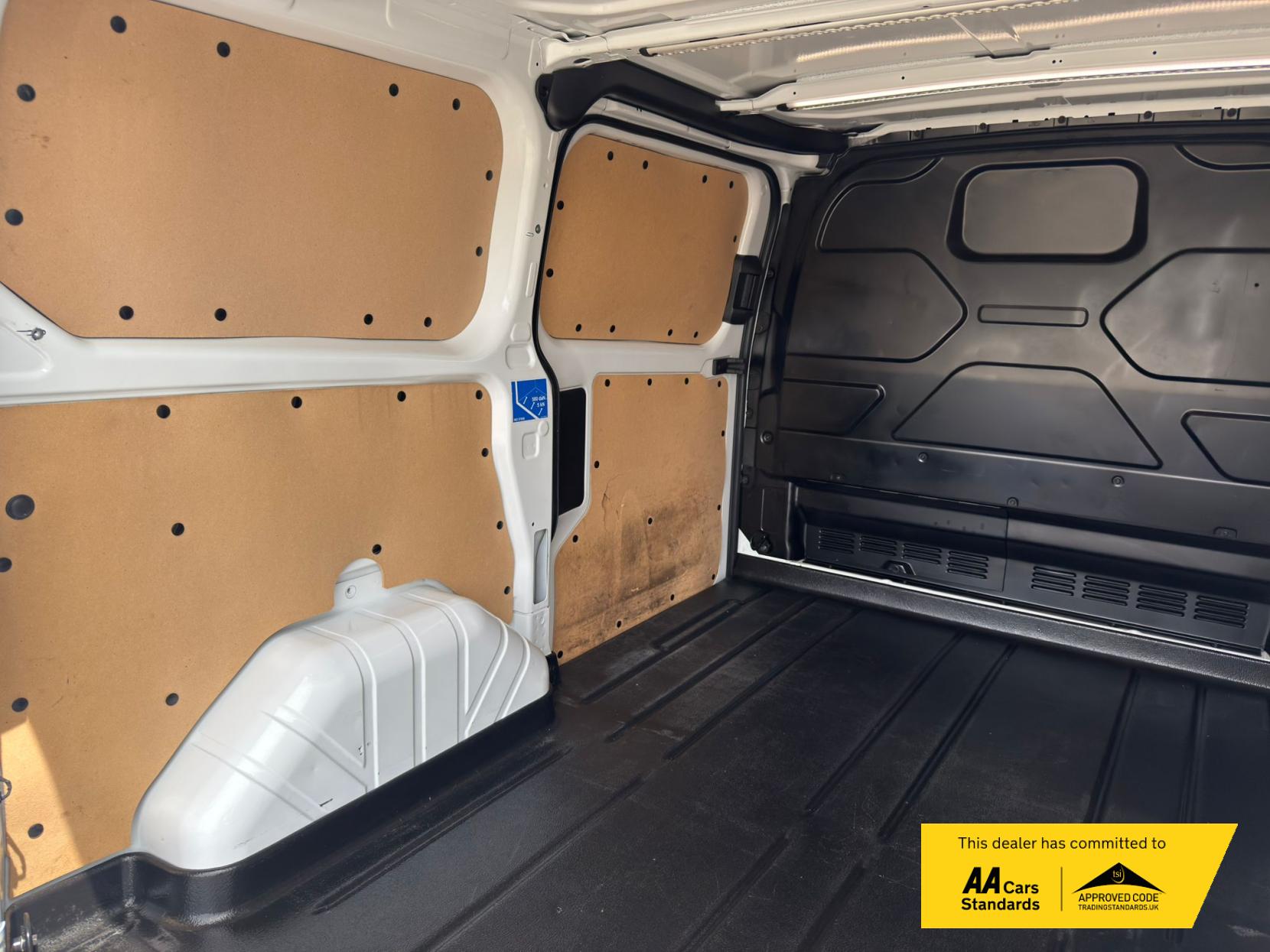 2023 Ford Transit Custom 2.0 280 EcoBlue Limited Panel Van 5dr Diesel Manual L1 H1 Euro 6 (s/s) (130 ps) - Thumbnail 54