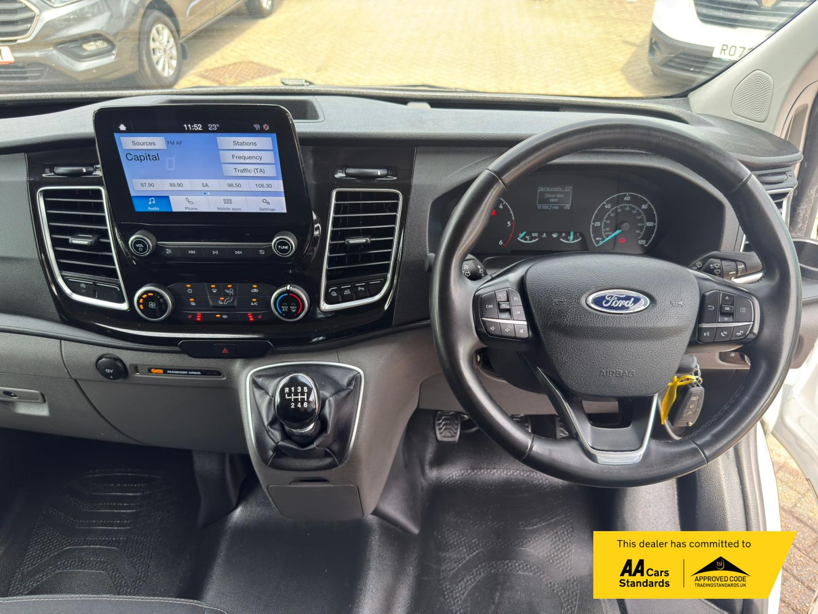 2023 Ford Transit Custom 2.0 280 EcoBlue Limited Panel Van 5dr Diesel Manual L1 H1 Euro 6 (s/s) (130 ps) - Thumbnail 10