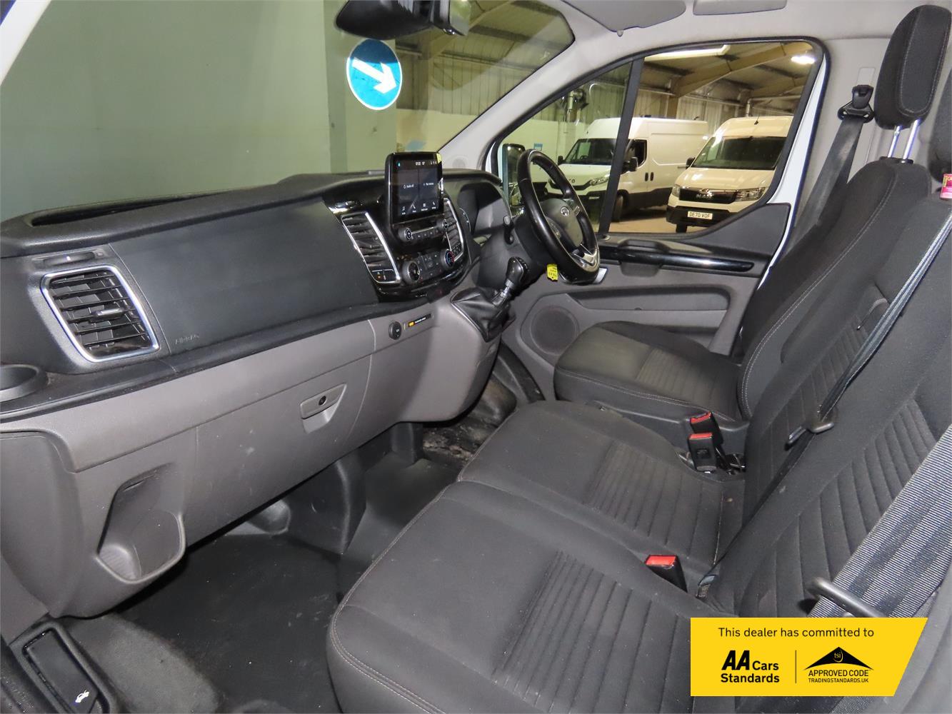 2023 Ford Transit Custom 2.0 280 EcoBlue Limited Panel Van 5dr Diesel Manual L1 H1 Euro 6 (s/s) (130 ps) - Thumbnail 6