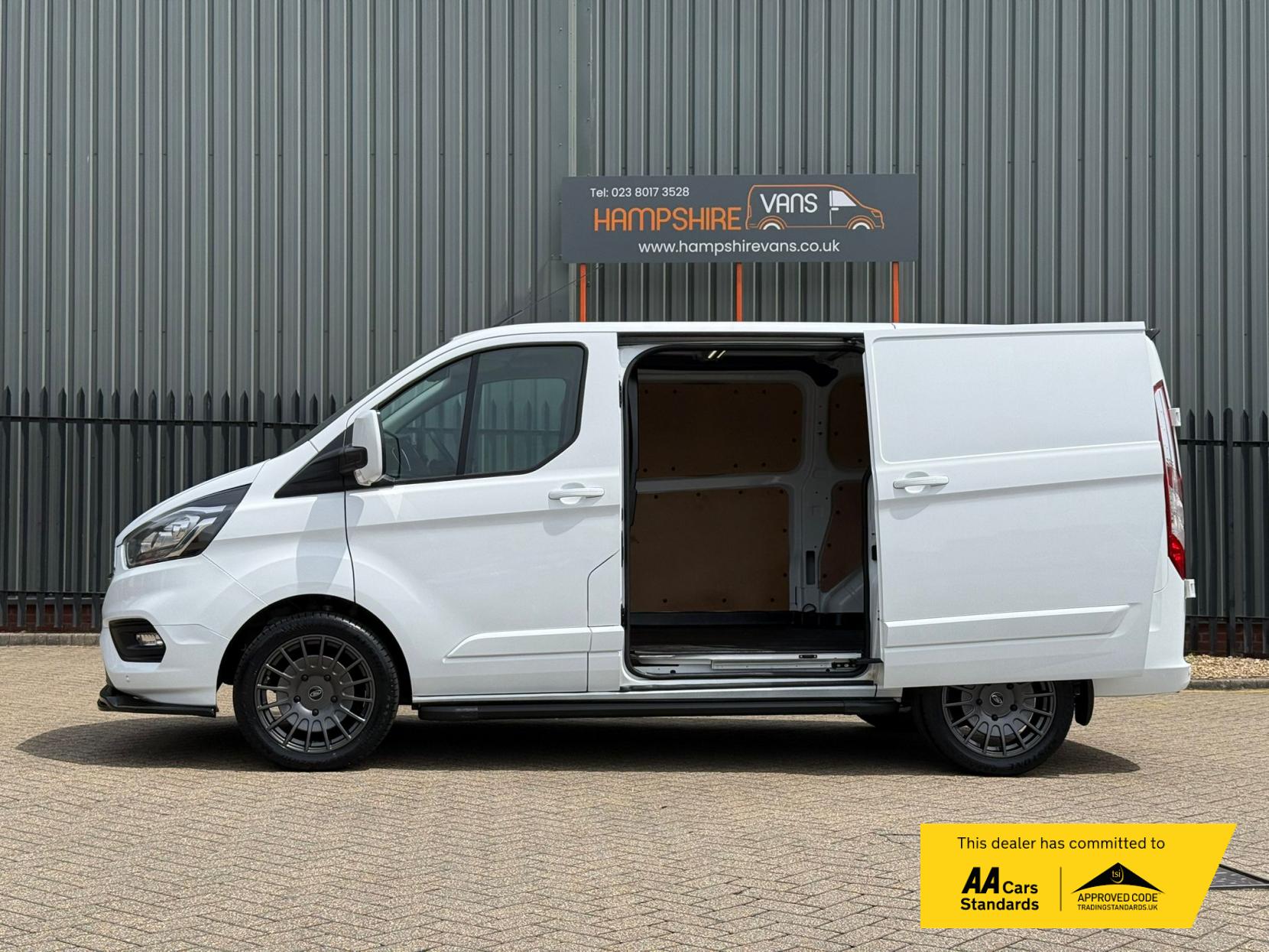 2023 Ford Transit Custom 2.0 280 EcoBlue Limited Panel Van 5dr Diesel Manual L1 H1 Euro 6 (s/s) (130 ps) - Thumbnail 7