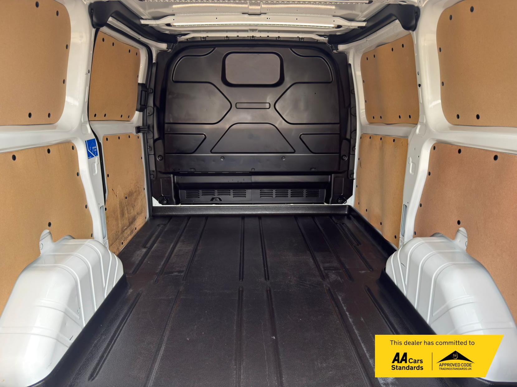 2023 Ford Transit Custom 2.0 280 EcoBlue Limited Panel Van 5dr Diesel Manual L1 H1 Euro 6 (s/s) (130 ps) - Thumbnail 49