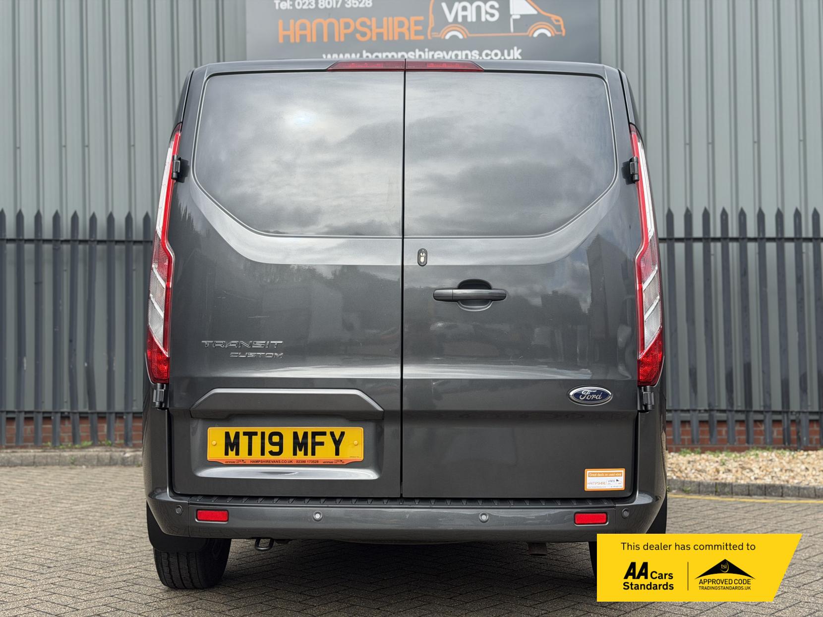 2019 Ford Transit Custom 2.0 280 EcoBlue Limited Panel Van 5dr Diesel Auto L1 H1 Euro 6 (s/s) (170 ps) - Thumbnail 19