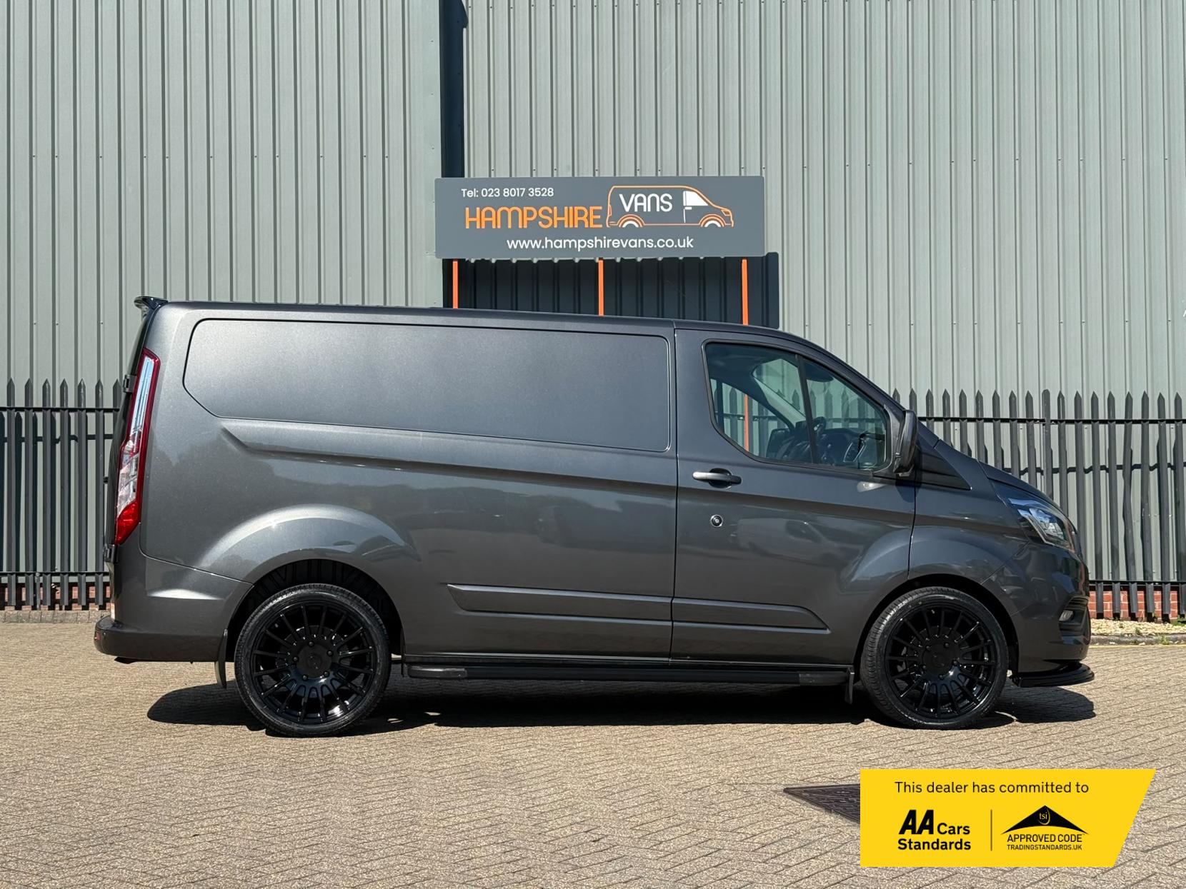 2019 Ford Transit Custom 2.0 280 EcoBlue Limited Panel Van 5dr Diesel Auto L1 H1 Euro 6 (s/s) (170 ps) - Thumbnail 6