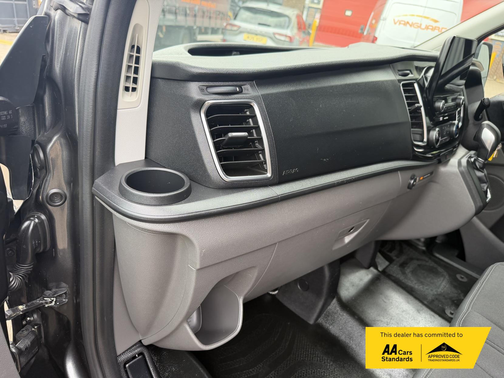 2019 Ford Transit Custom 2.0 280 EcoBlue Limited Panel Van 5dr Diesel Auto L1 H1 Euro 6 (s/s) (170 ps) - Thumbnail 31