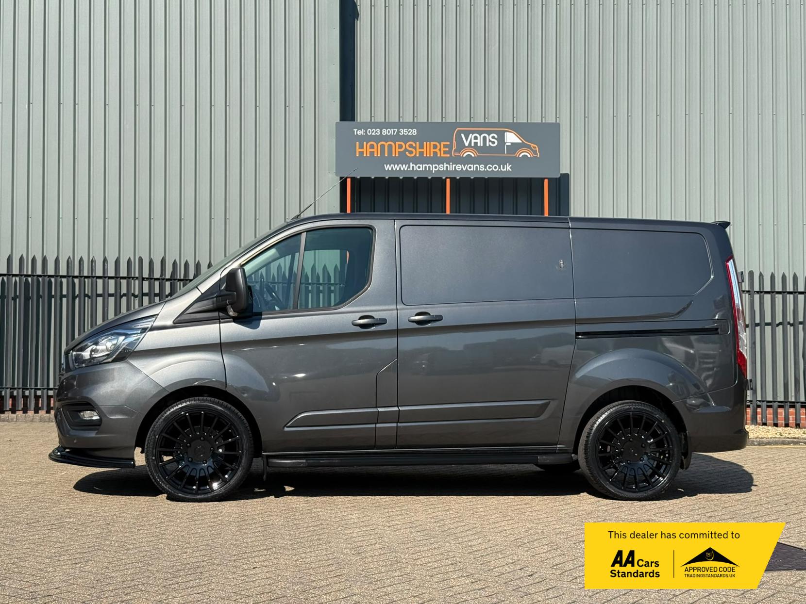 2019 Ford Transit Custom 2.0 280 EcoBlue Limited Panel Van 5dr Diesel Auto L1 H1 Euro 6 (s/s) (170 ps) - Thumbnail 5