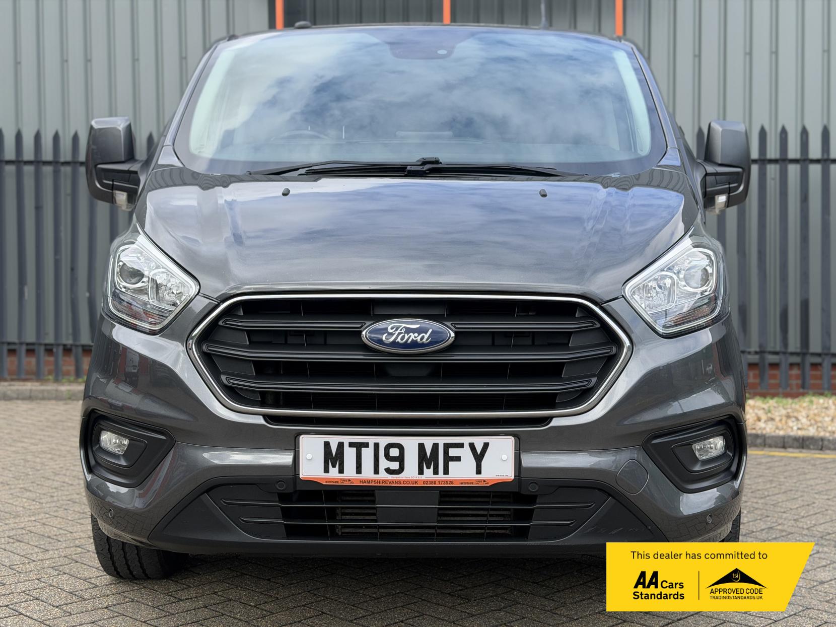 2019 Ford Transit Custom 2.0 280 EcoBlue Limited Panel Van 5dr Diesel Auto L1 H1 Euro 6 (s/s) (170 ps) - Thumbnail 18