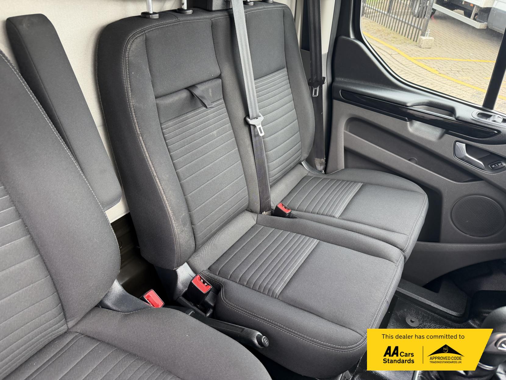 2019 Ford Transit Custom 2.0 280 EcoBlue Limited Panel Van 5dr Diesel Auto L1 H1 Euro 6 (s/s) (170 ps) - Thumbnail 11