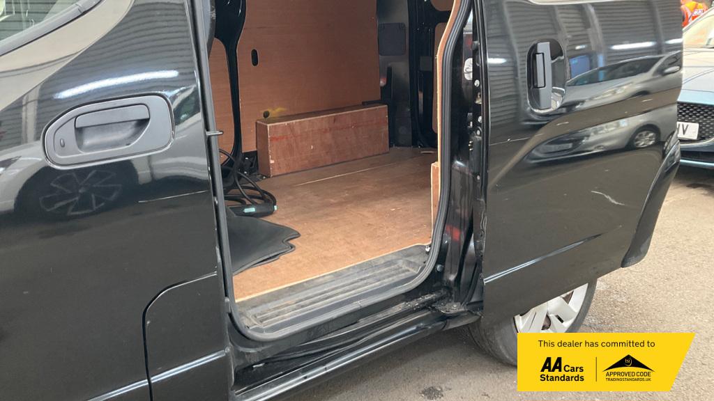 Nissan e-NV200 Acenta Panel Van 5dr Electric Auto SWB (109 ps)