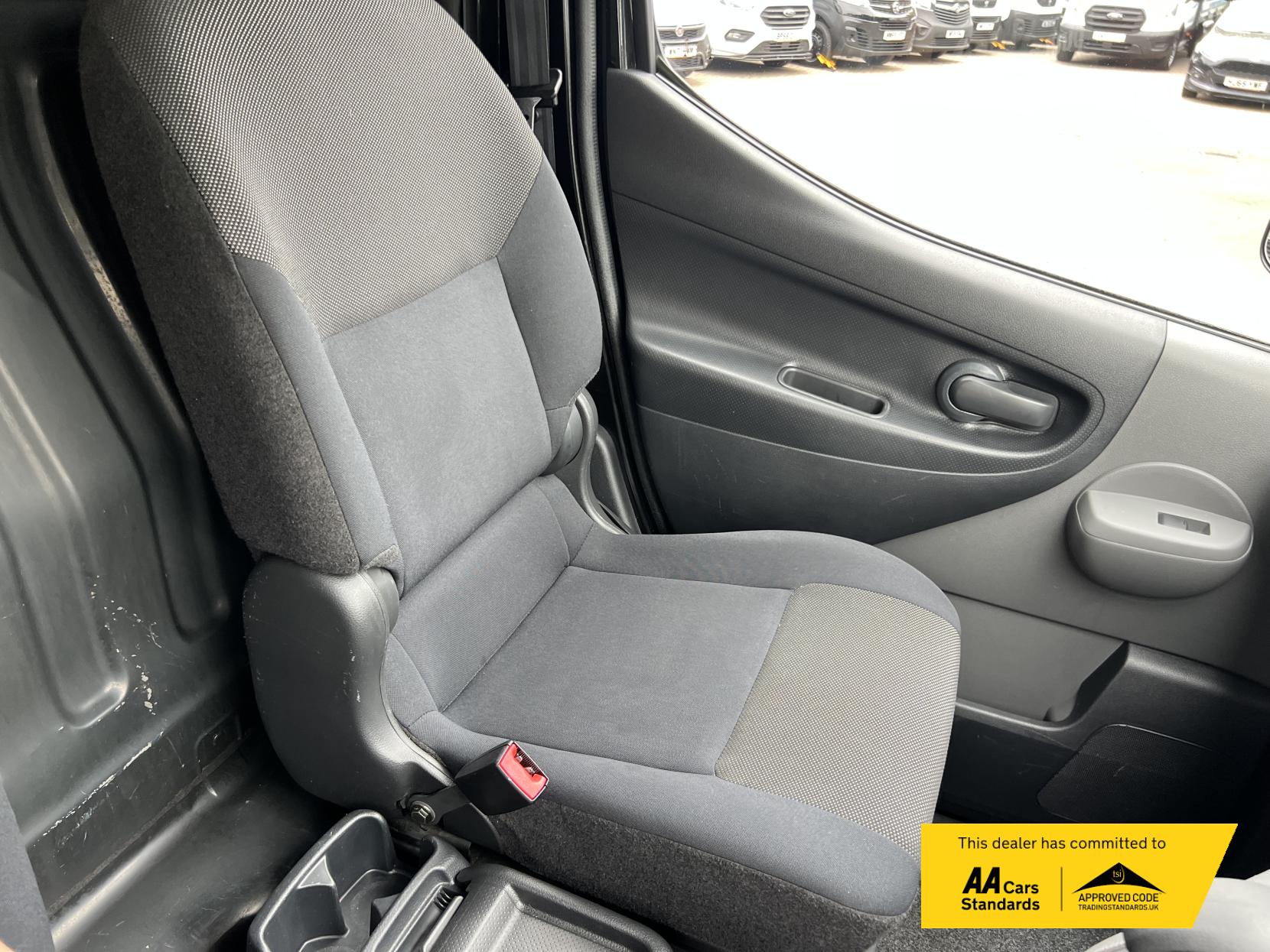 Nissan e-NV200 Acenta Panel Van 5dr Electric Auto SWB (109 ps)