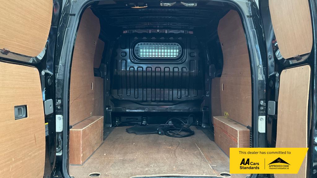 Nissan e-NV200 Acenta Panel Van 5dr Electric Auto SWB (109 ps)