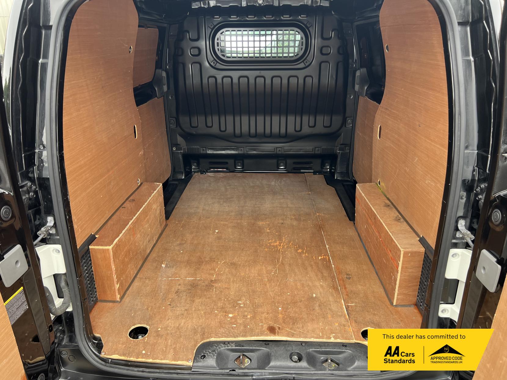 Nissan e-NV200 Acenta Panel Van 5dr Electric Auto SWB (109 ps)