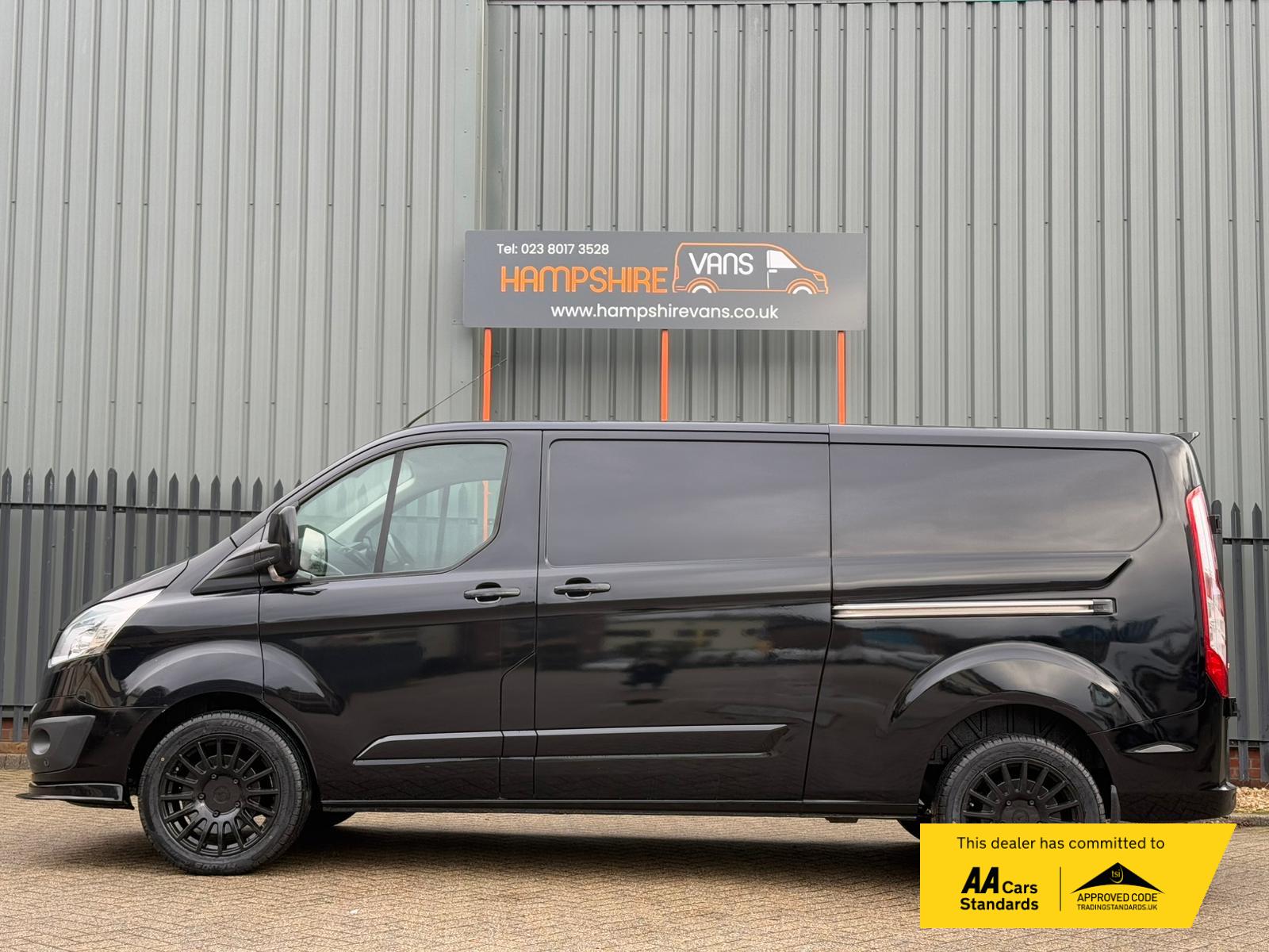 Ford Transit Custom 2.2 TDCi 290 Limited Panel Van 5dr Diesel Manual L2 H1 (186 g/km, 123 bhp)