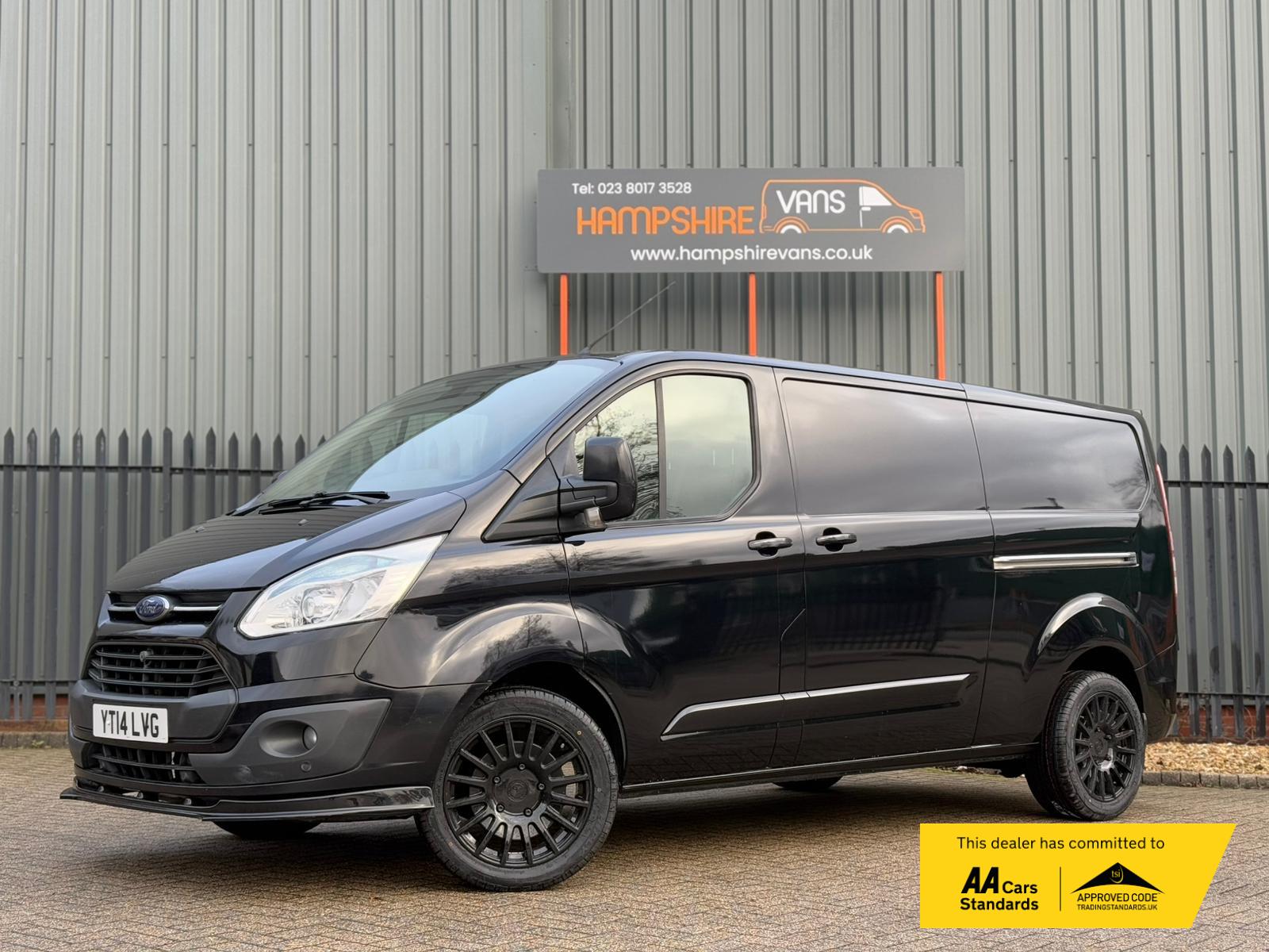 Ford Transit Custom 2.2 TDCi 290 Limited Panel Van 5dr Diesel Manual L2 H1 (186 g/km, 123 bhp)