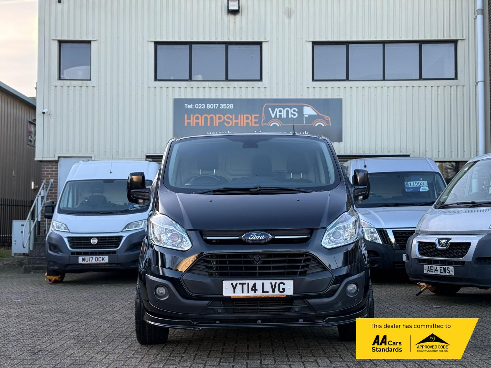 Ford Transit Custom 2.2 TDCi 290 Limited Panel Van 5dr Diesel Manual L2 H1 (186 g/km, 123 bhp)