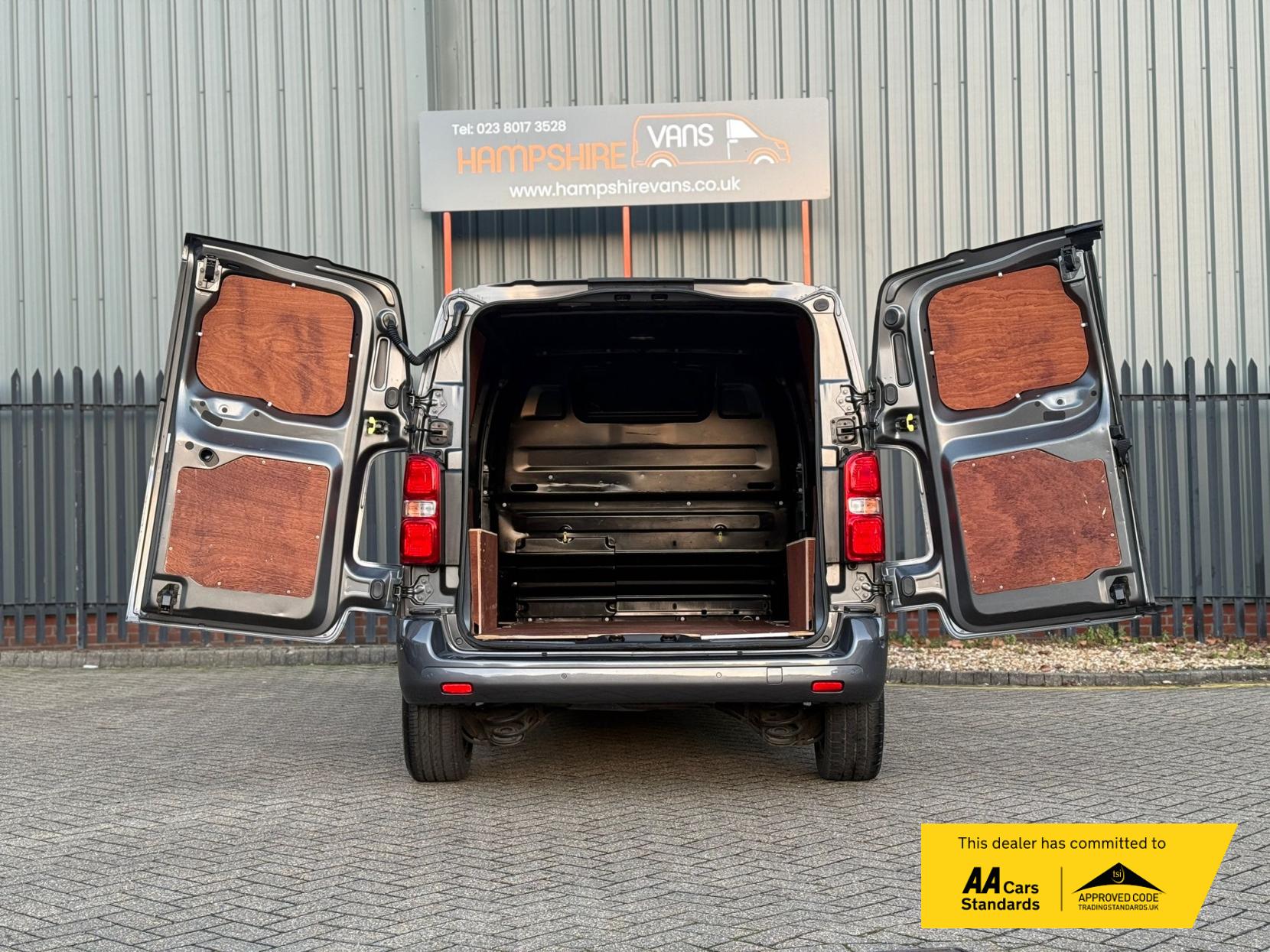 Citroen Dispatch 2.0 BlueHDi 1400 Driver M Panel Van 6dr Diesel Manual FWD 2 Euro 6 (s/s) (120 ps)