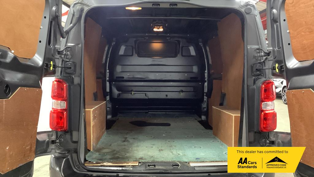 Citroen Dispatch 2.0 BlueHDi 1400 Driver M Panel Van 6dr Diesel Manual FWD 2 Euro 6 (s/s) (120 ps)