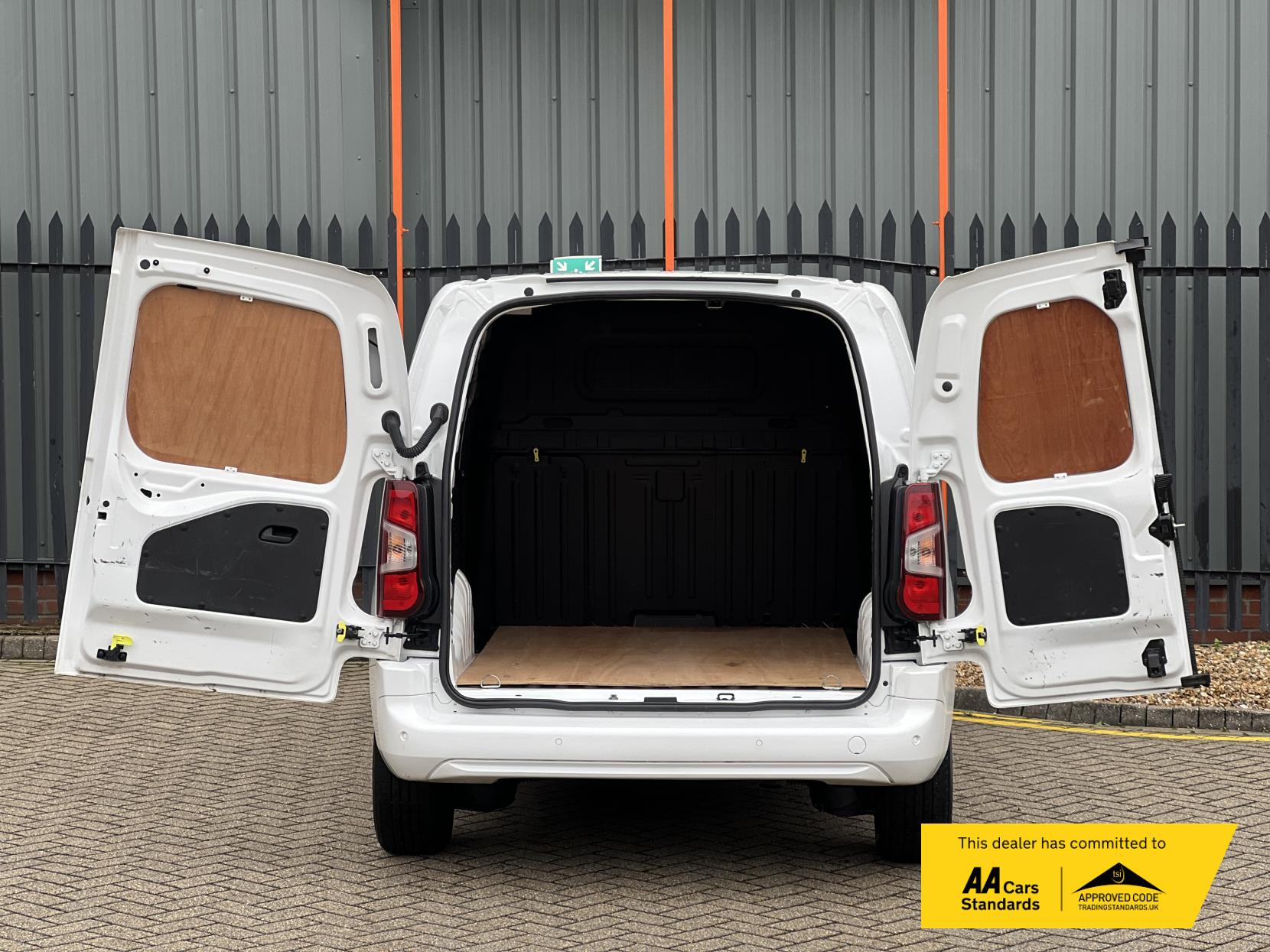 Vauxhall Combo 1.5 Turbo D 2300 Sportive Panel Van 4dr Diesel Manual L1 H1 Euro 6 (100 ps)