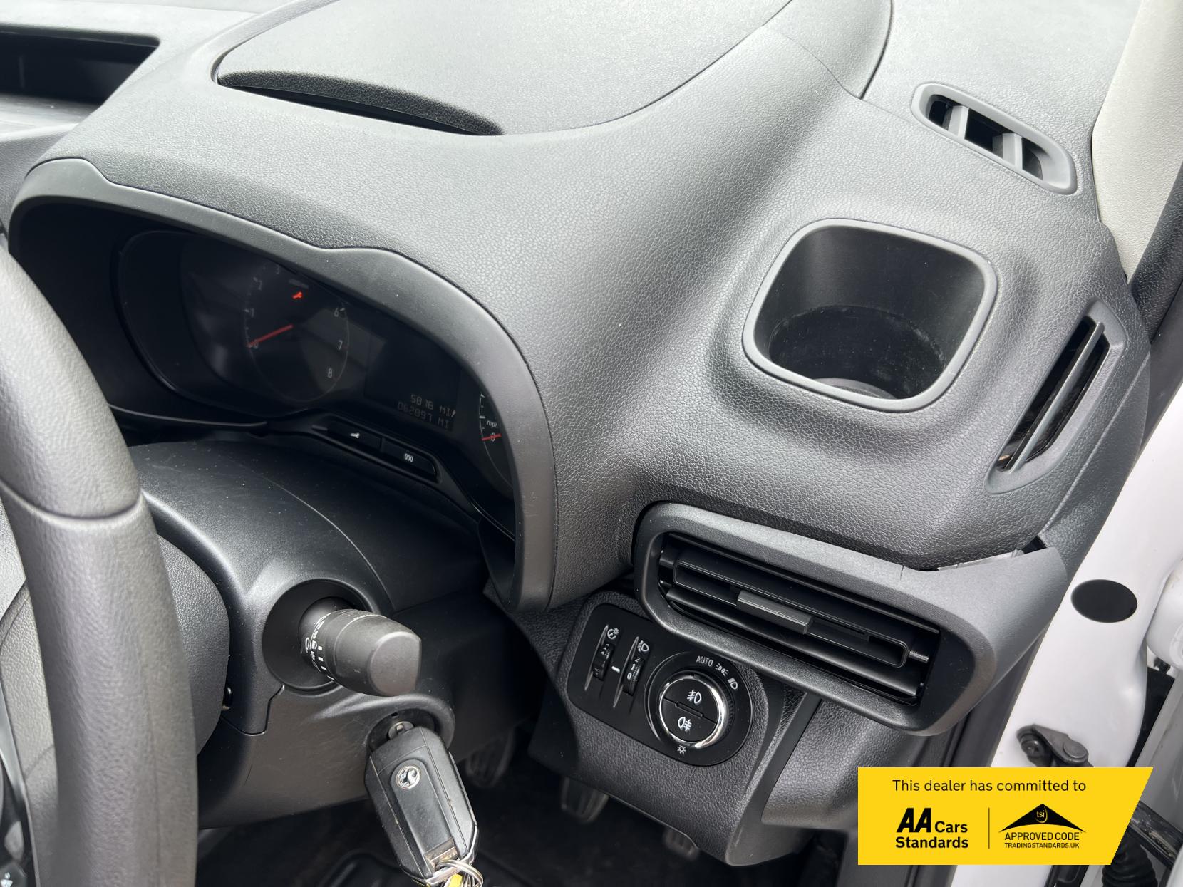 Vauxhall Combo 1.5 Turbo D 2300 Sportive Panel Van 4dr Diesel Manual L1 H1 Euro 6 (100 ps)