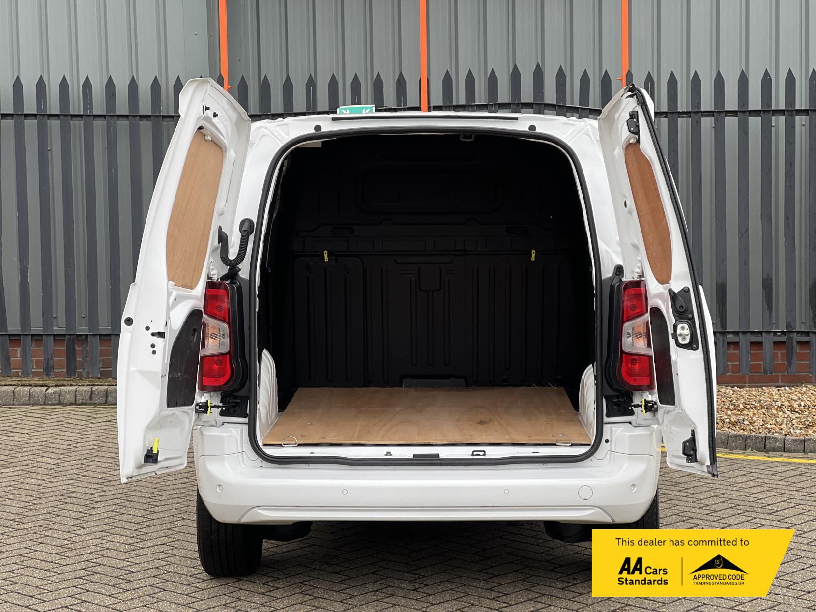 Vauxhall Combo 1.5 Turbo D 2300 Sportive Panel Van 4dr Diesel Manual L1 H1 Euro 6 (100 ps)