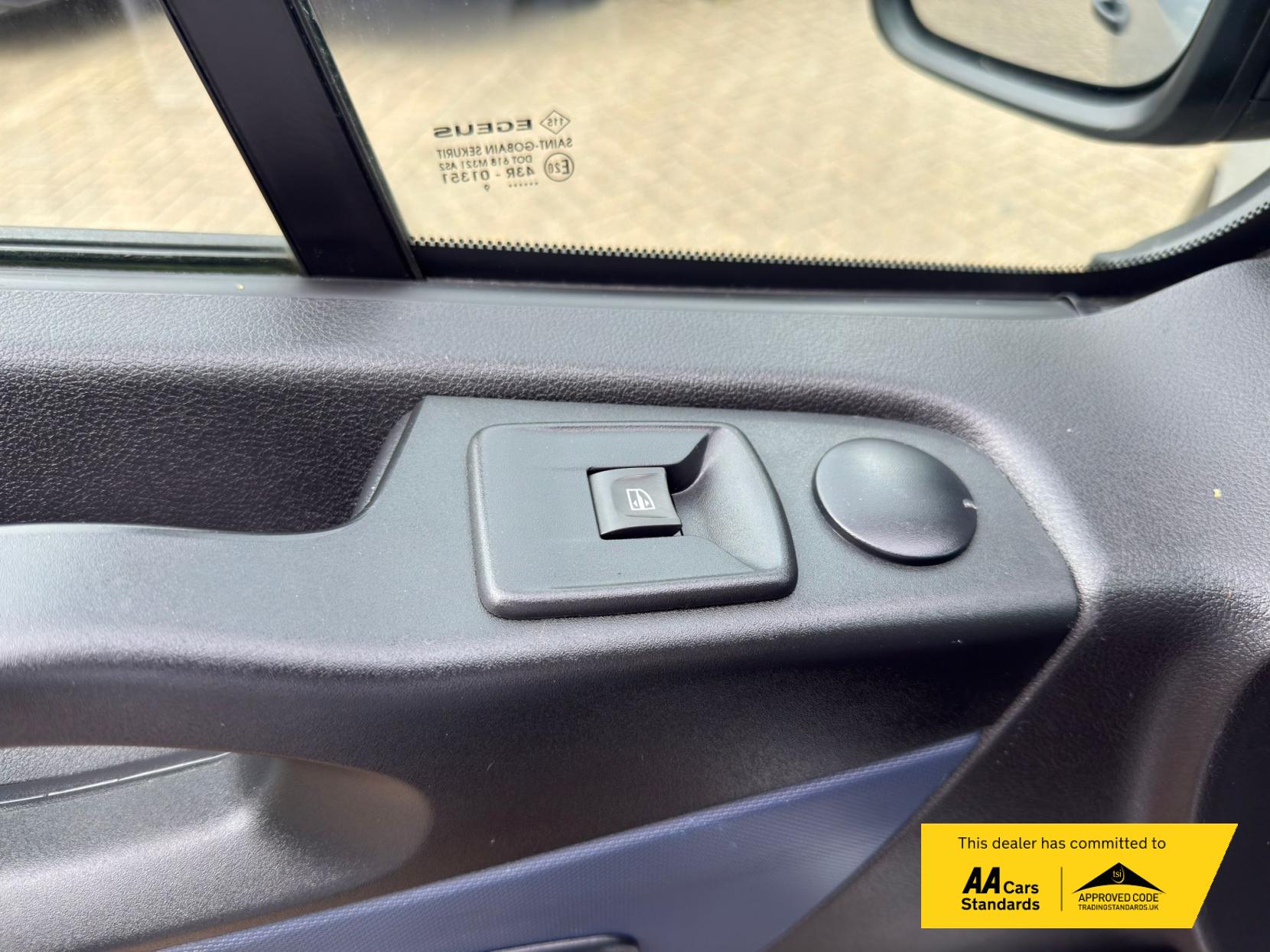 2019 Vauxhall Vivaro 1.6 CDTi 2700 Panel Van 5dr Diesel Manual L1 H1 Euro 6 (s/s) (95 ps) - Thumbnail 44