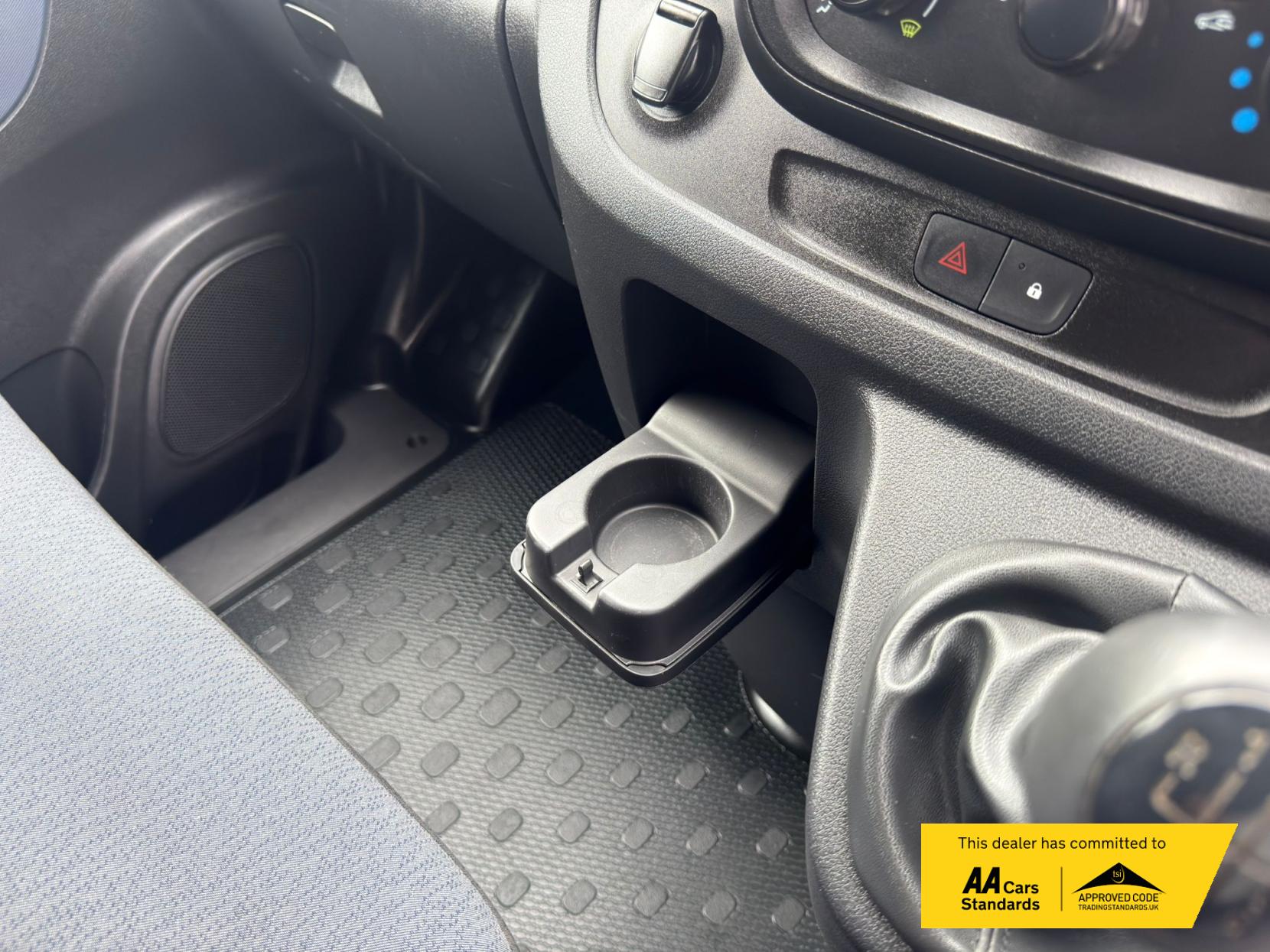 2019 Vauxhall Vivaro 1.6 CDTi 2700 Panel Van 5dr Diesel Manual L1 H1 Euro 6 (s/s) (95 ps) - Thumbnail 39