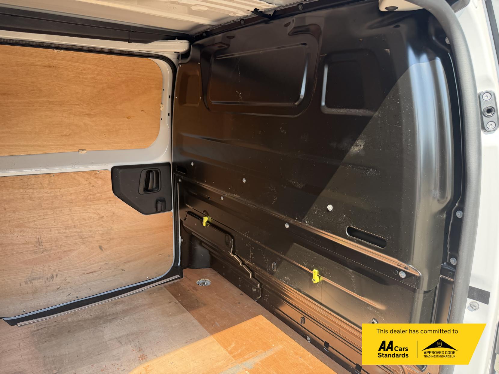 2023 Peugeot Expert 1.5 BlueHDi 1000 Asphalt Premium + Long Panel Van 6dr Diesel Manual LWB Euro 6 (s/s) (100 bhp) - Thumbnail 18