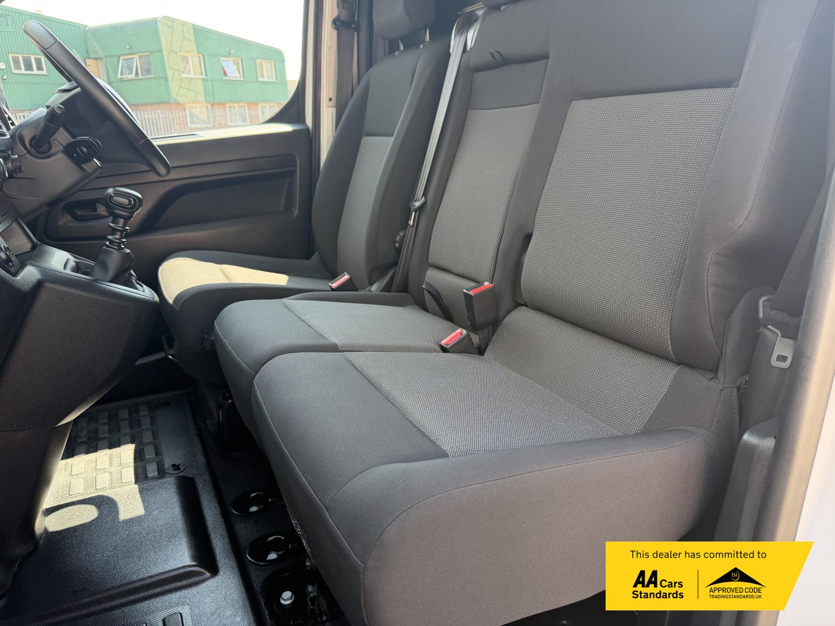 2023 Peugeot Expert 1.5 BlueHDi 1000 Asphalt Premium + Long Panel Van 6dr Diesel Manual LWB Euro 6 (s/s) (100 bhp) - Thumbnail 21