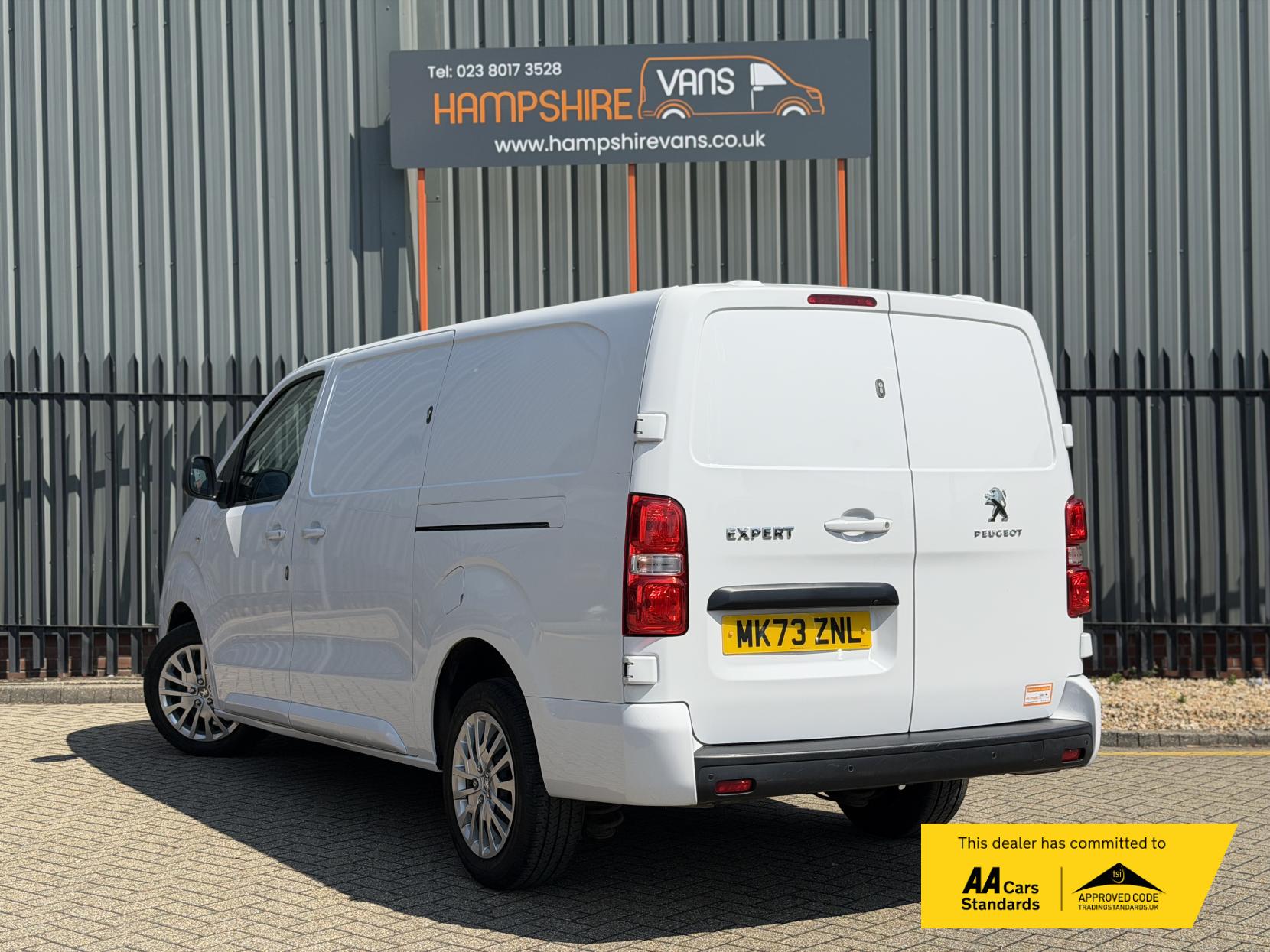 2023 Peugeot Expert 1.5 BlueHDi 1000 Asphalt Premium + Long Panel Van 6dr Diesel Manual LWB Euro 6 (s/s) (100 bhp) - Thumbnail 4
