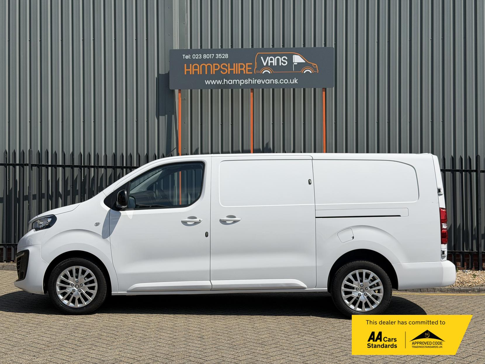 2023 Peugeot Expert 1.5 BlueHDi 1000 Asphalt Premium + Long Panel Van 6dr Diesel Manual LWB Euro 6 (s/s) (100 bhp) - Thumbnail 5