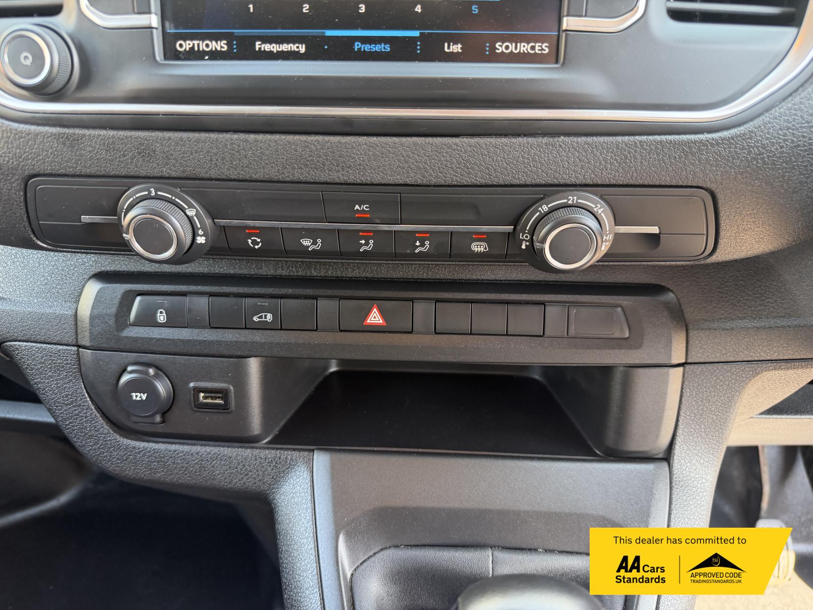 2023 Peugeot Expert 1.5 BlueHDi 1000 Asphalt Premium + Long Panel Van 6dr Diesel Manual LWB Euro 6 (s/s) (100 bhp) - Thumbnail 30