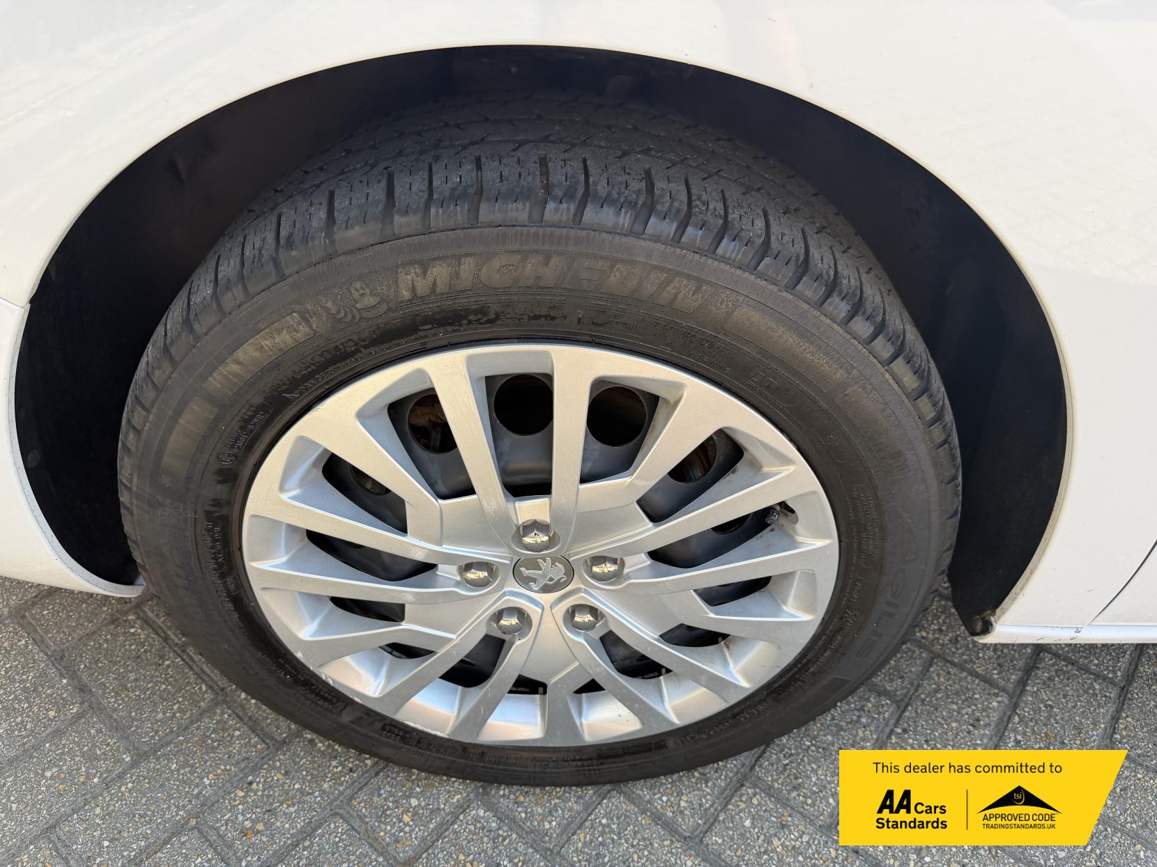 2023 Peugeot Expert 1.5 BlueHDi 1000 Asphalt Premium + Long Panel Van 6dr Diesel Manual LWB Euro 6 (s/s) (100 bhp) - Thumbnail 41