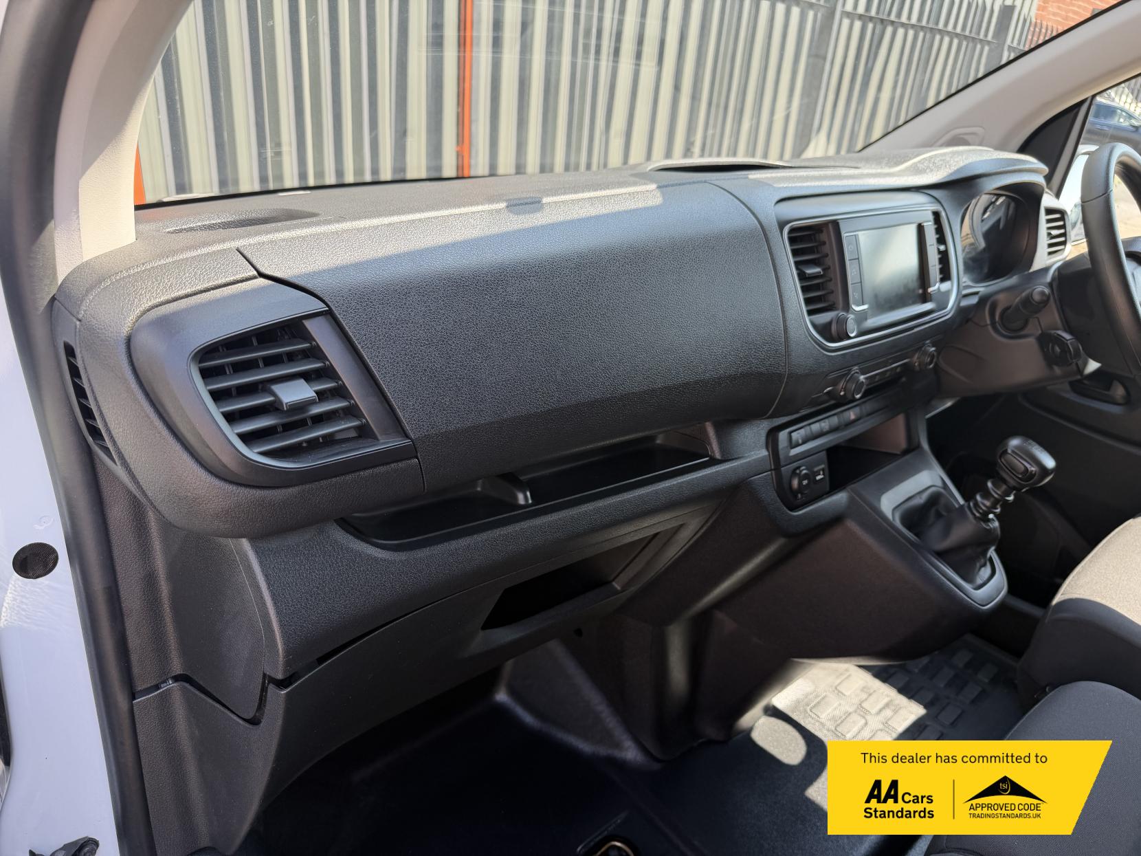 2023 Peugeot Expert 1.5 BlueHDi 1000 Asphalt Premium + Long Panel Van 6dr Diesel Manual LWB Euro 6 (s/s) (100 bhp) - Thumbnail 26
