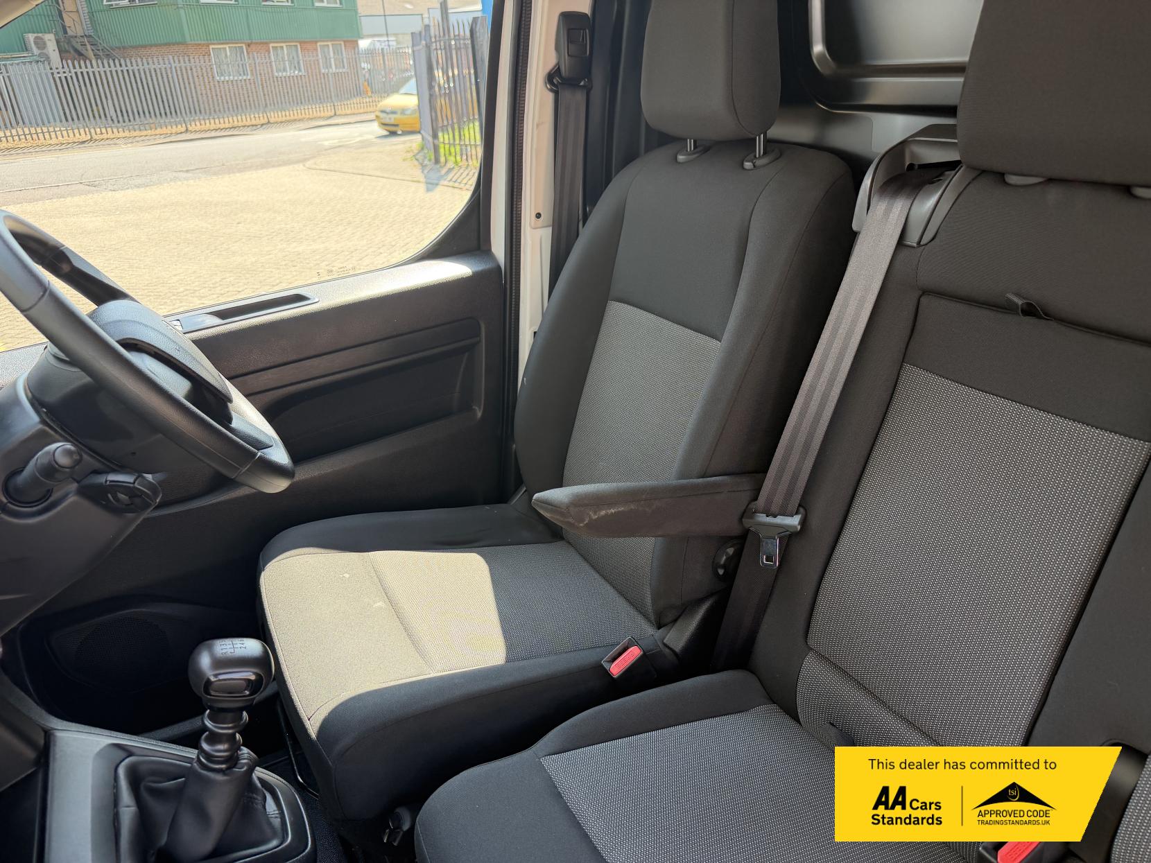 2023 Peugeot Expert 1.5 BlueHDi 1000 Asphalt Premium + Long Panel Van 6dr Diesel Manual LWB Euro 6 (s/s) (100 bhp) - Thumbnail 20
