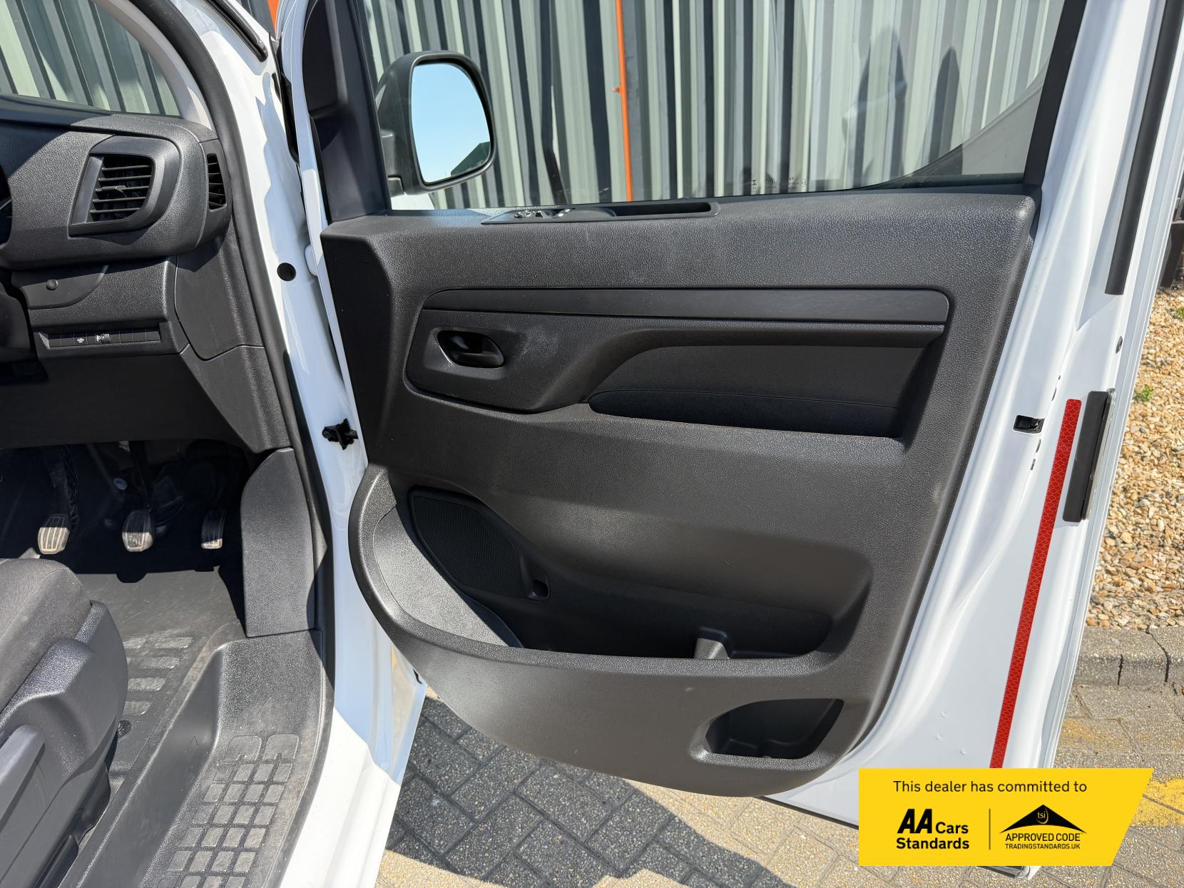 2023 Peugeot Expert 1.5 BlueHDi 1000 Asphalt Premium + Long Panel Van 6dr Diesel Manual LWB Euro 6 (s/s) (100 bhp) - Thumbnail 38