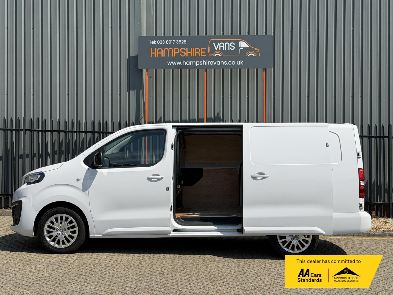 2023 Peugeot Expert 1.5 BlueHDi 1000 Asphalt Premium + Long Panel Van 6dr Diesel Manual LWB Euro 6 (s/s) (100 bhp) - Thumbnail 6