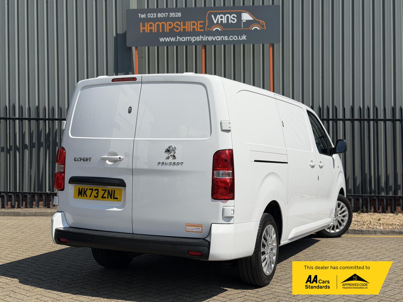 2023 Peugeot Expert 1.5 BlueHDi 1000 Asphalt Premium + Long Panel Van 6dr Diesel Manual LWB Euro 6 (s/s) (100 bhp) - Thumbnail 3