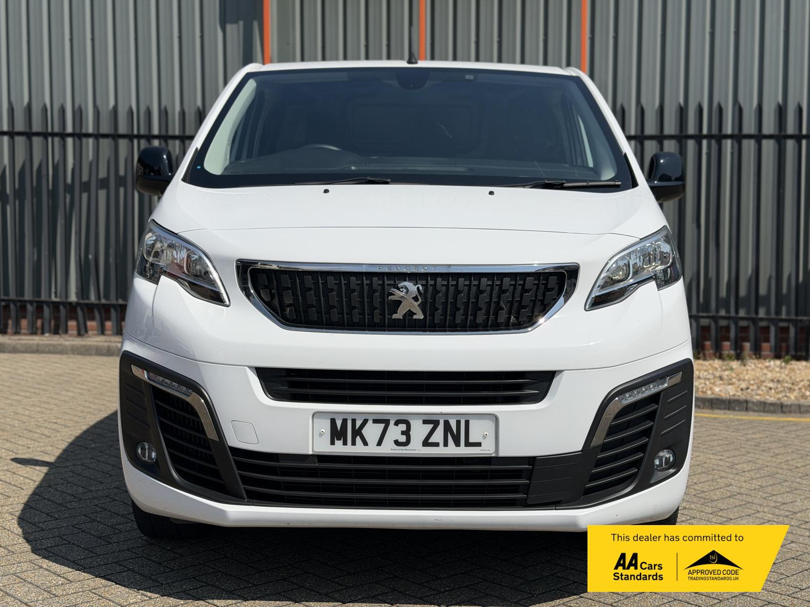 2023 Peugeot Expert 1.5 BlueHDi 1000 Asphalt Premium + Long Panel Van 6dr Diesel Manual LWB Euro 6 (s/s) (100 bhp) - Thumbnail 9