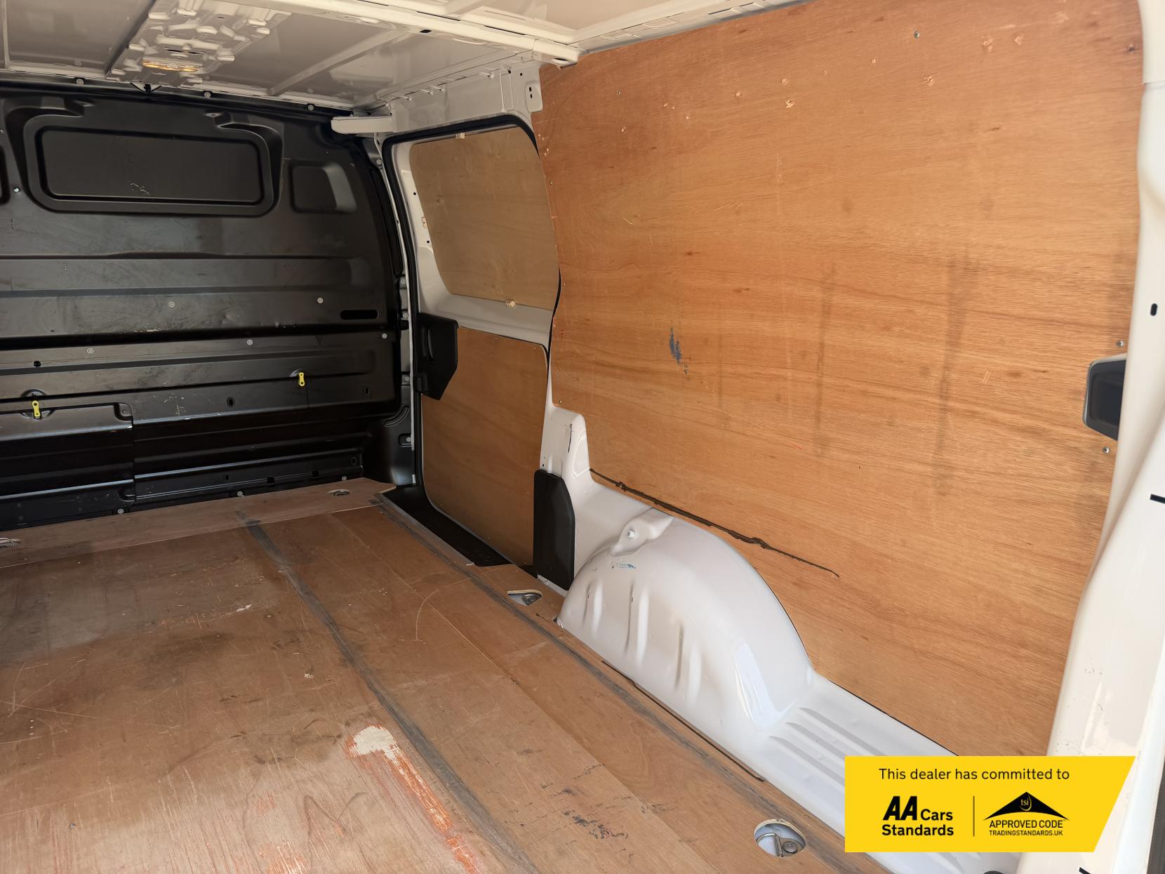 2023 Peugeot Expert 1.5 BlueHDi 1000 Asphalt Premium + Long Panel Van 6dr Diesel Manual LWB Euro 6 (s/s) (100 bhp) - Thumbnail 15
