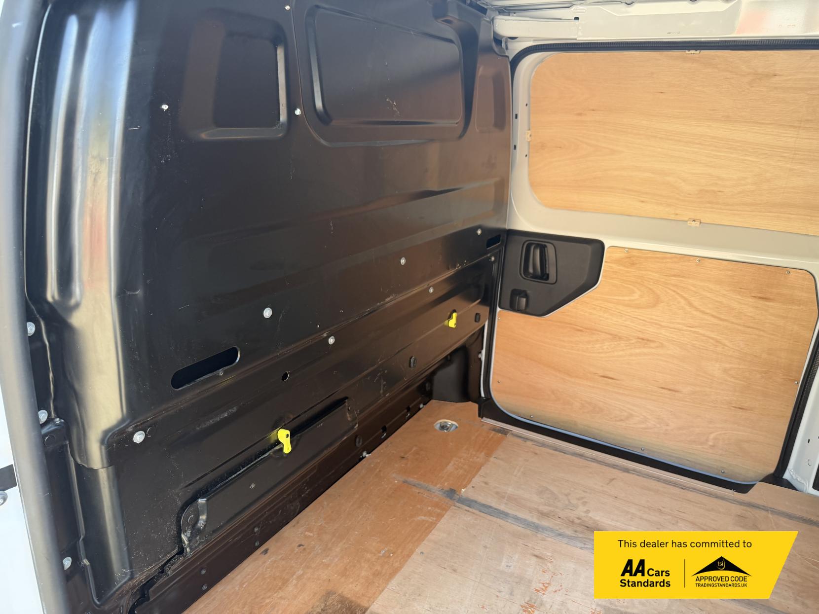 2023 Peugeot Expert 1.5 BlueHDi 1000 Asphalt Premium + Long Panel Van 6dr Diesel Manual LWB Euro 6 (s/s) (100 bhp) - Thumbnail 16