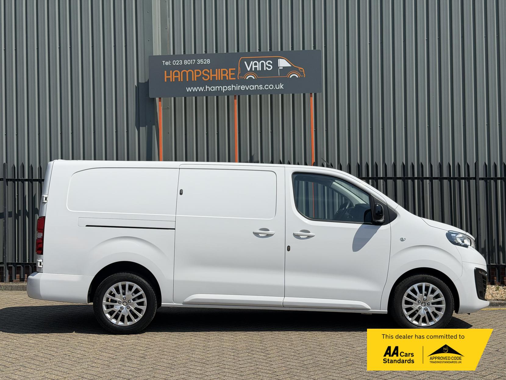 2023 Peugeot Expert 1.5 BlueHDi 1000 Asphalt Premium + Long Panel Van 6dr Diesel Manual LWB Euro 6 (s/s) (100 bhp) - Thumbnail 8