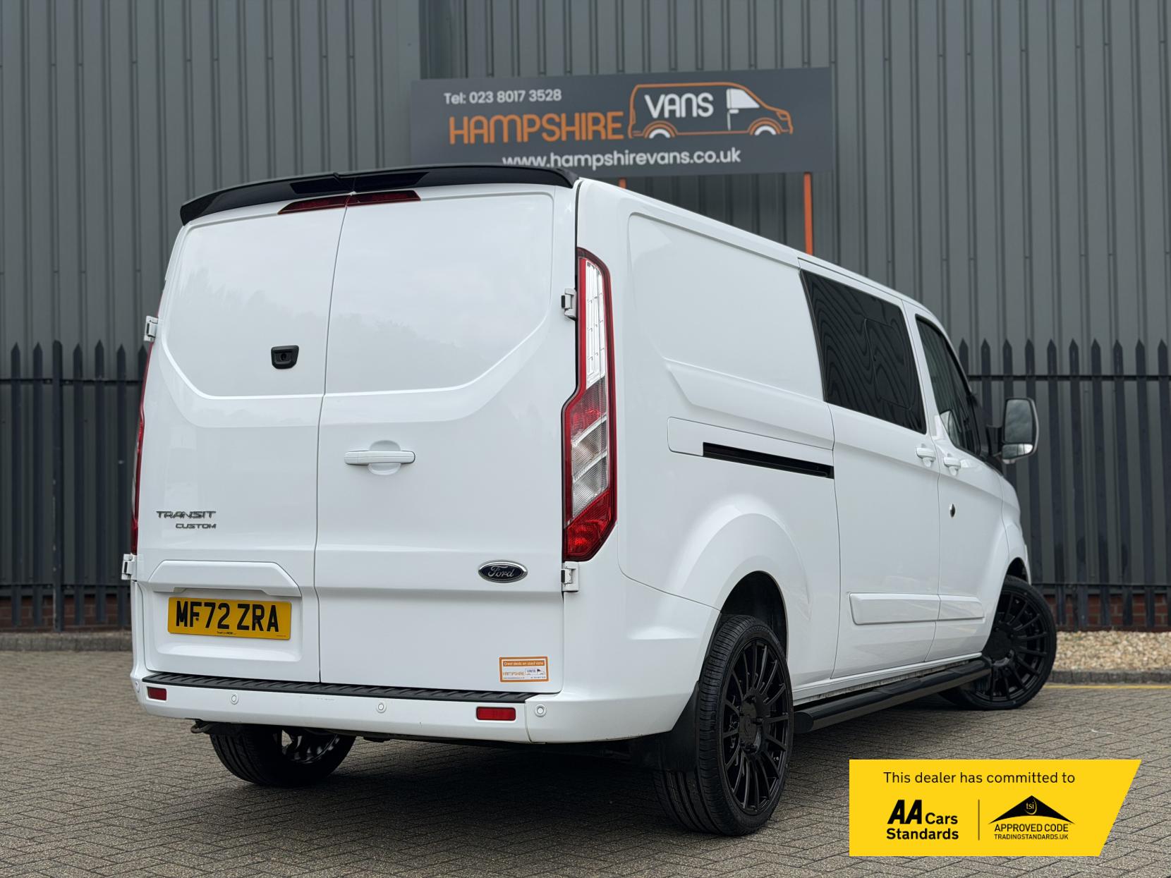2022 Ford Transit Custom 2.0 300 EcoBlue Limited Crew Van Double Cab 5dr Diesel Manual L2 H1 Euro 6 (s/s) (130 ps) - Thumbnail 4