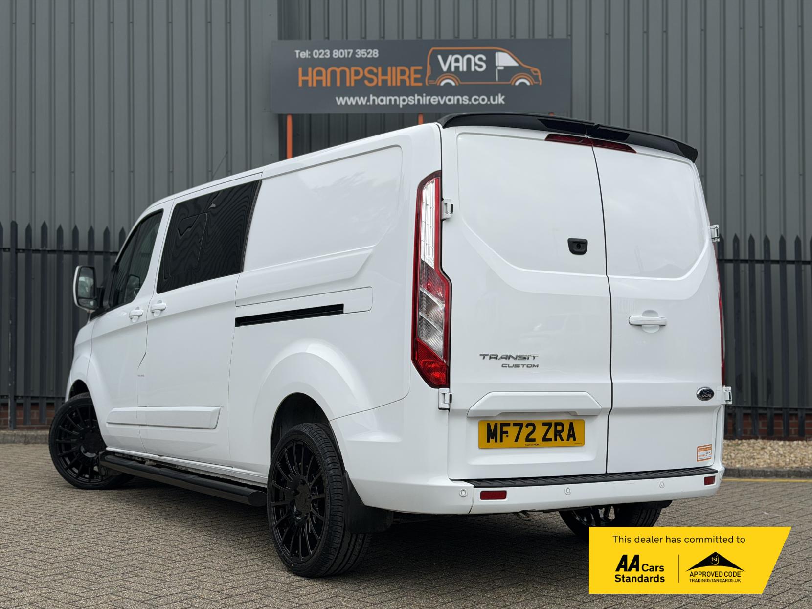 2022 Ford Transit Custom 2.0 300 EcoBlue Limited Crew Van Double Cab 5dr Diesel Manual L2 H1 Euro 6 (s/s) (130 ps) - Thumbnail 5