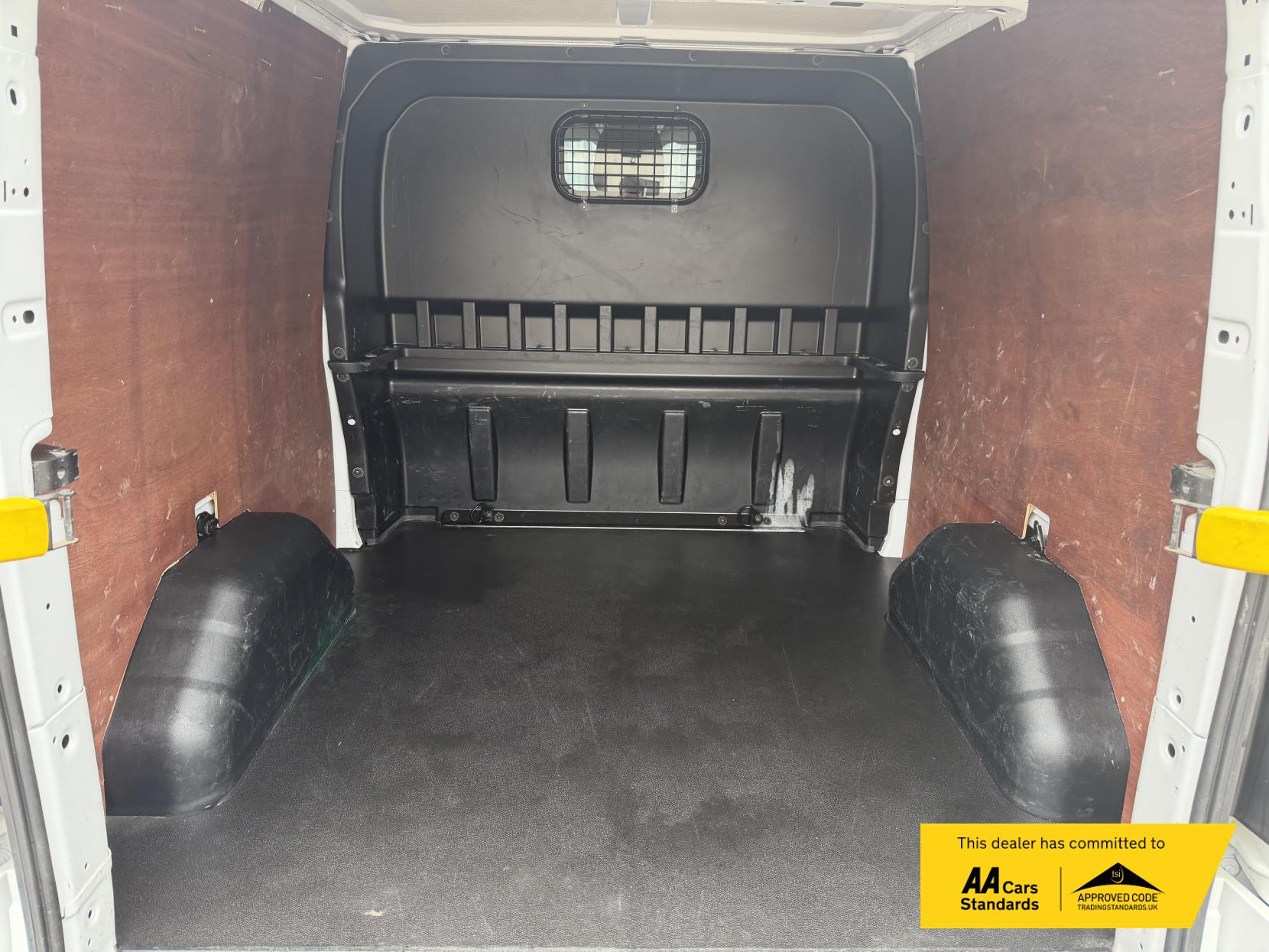 2022 Ford Transit Custom 2.0 300 EcoBlue Limited Crew Van Double Cab 5dr Diesel Manual L2 H1 Euro 6 (s/s) (130 ps) - Thumbnail 18